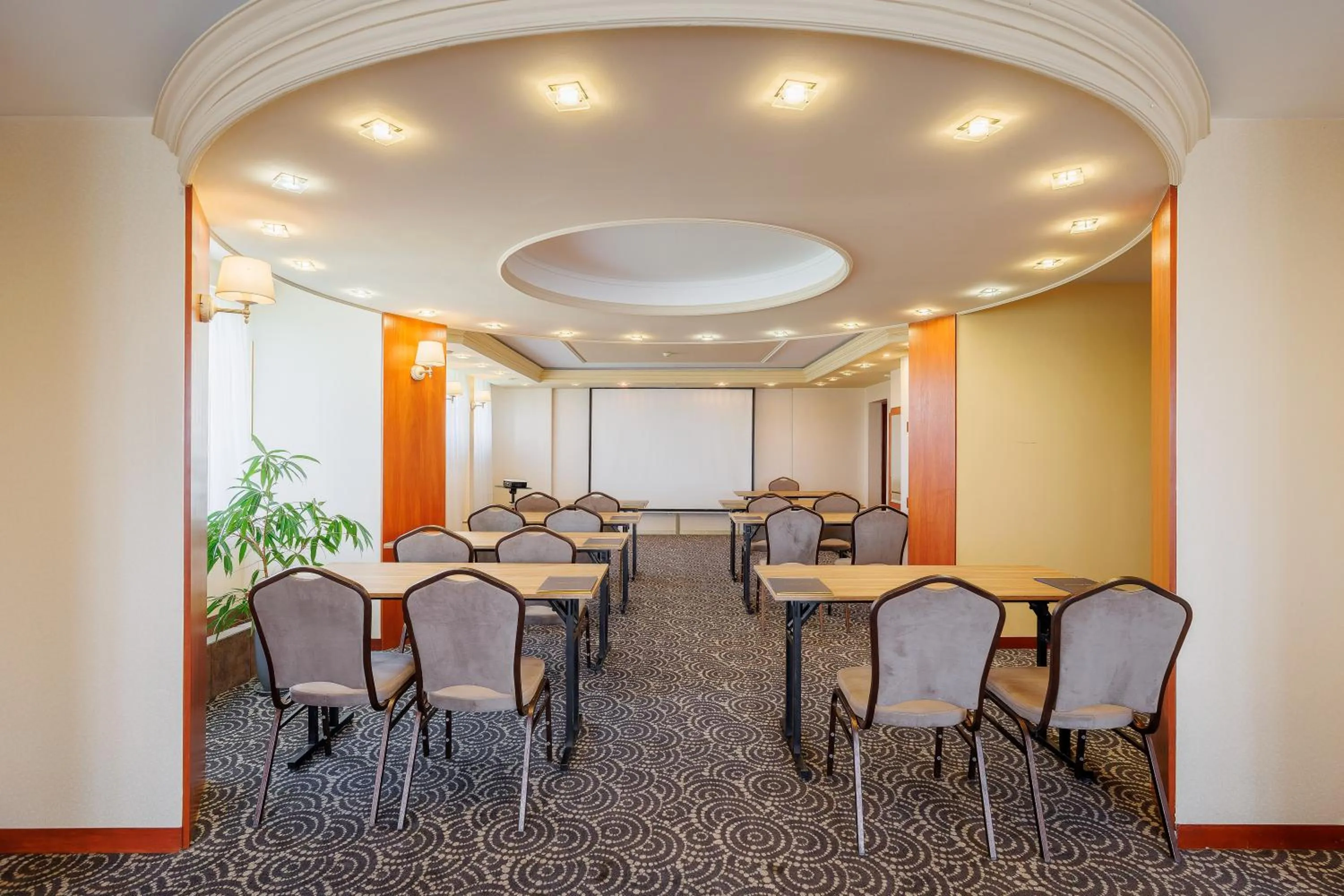 Business facilities in Hotel Cristal Park
