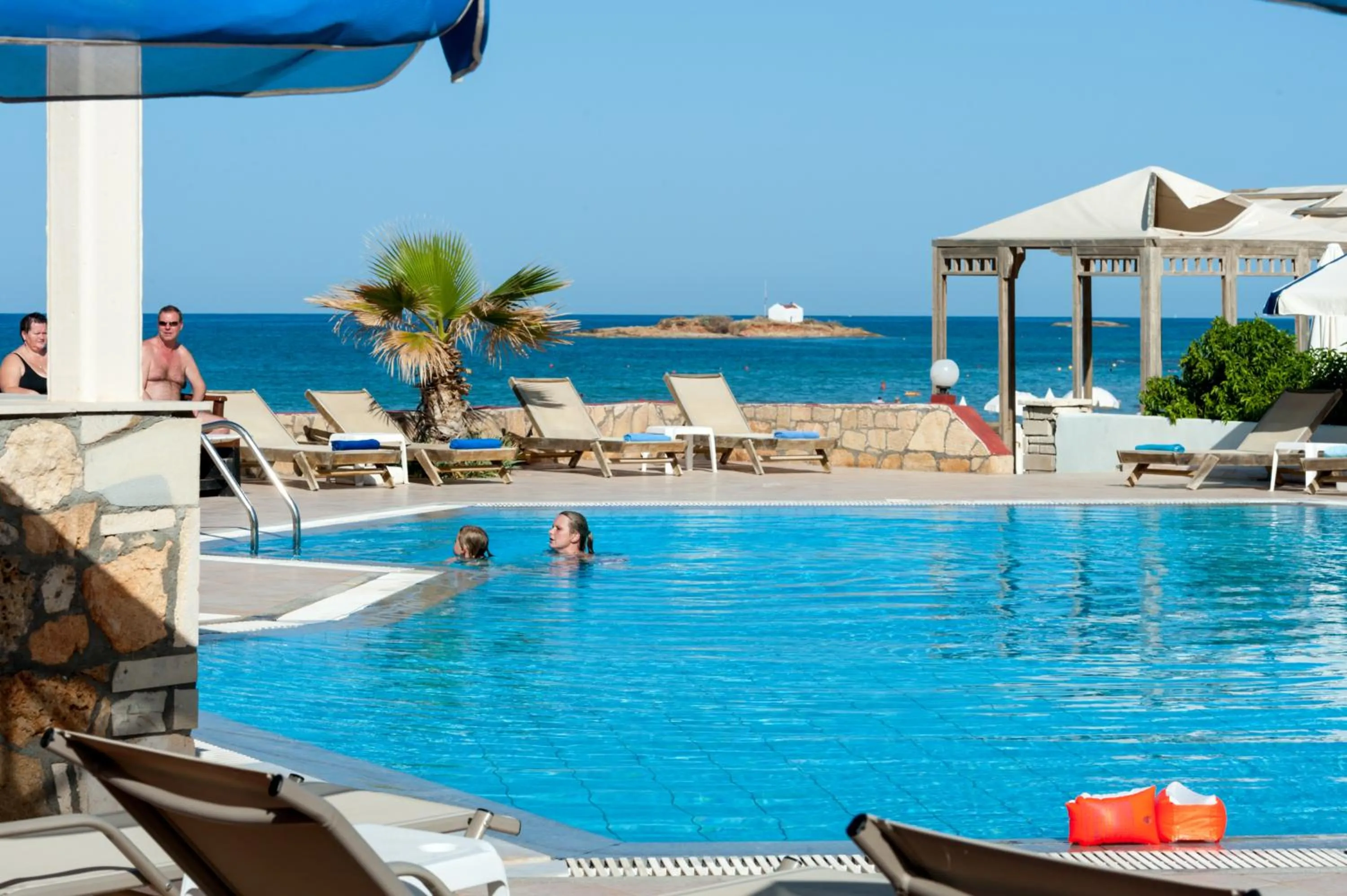 Swimming pool in Laplaya Beach