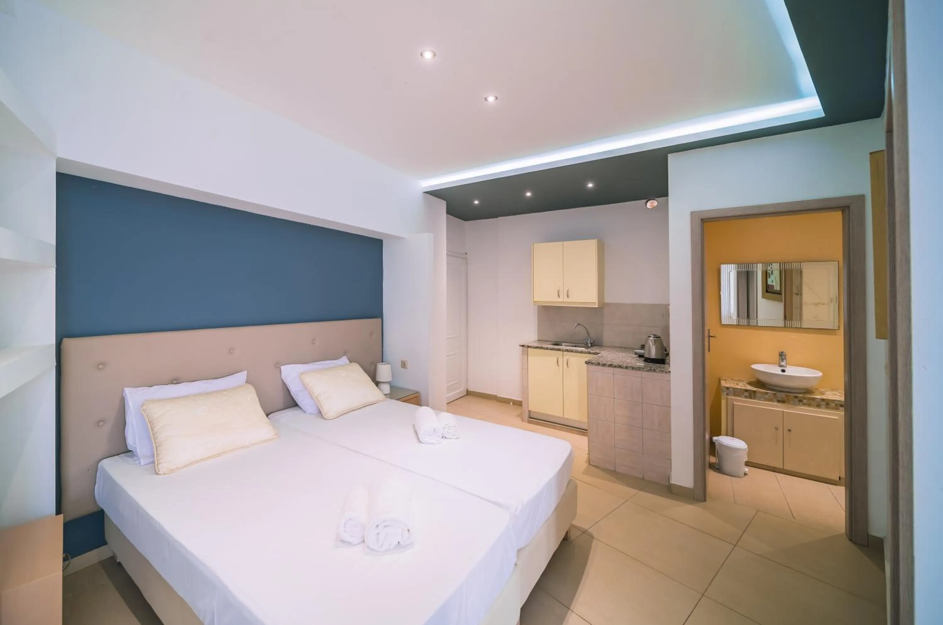 Bedroom, Bed in Laplaya Beach