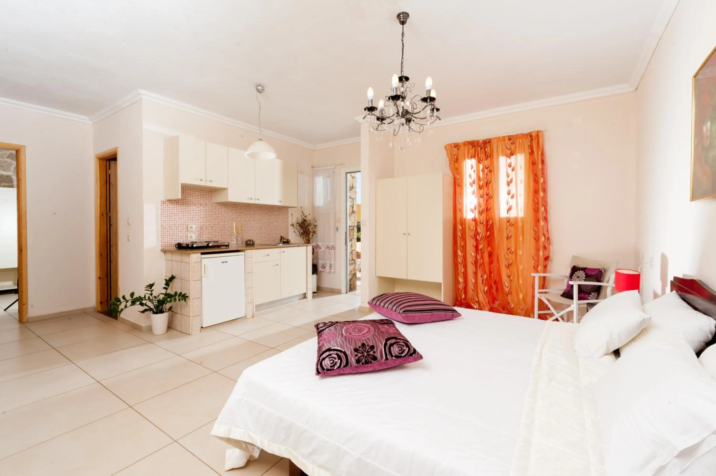 Photo of the whole room in Laplaya Beach