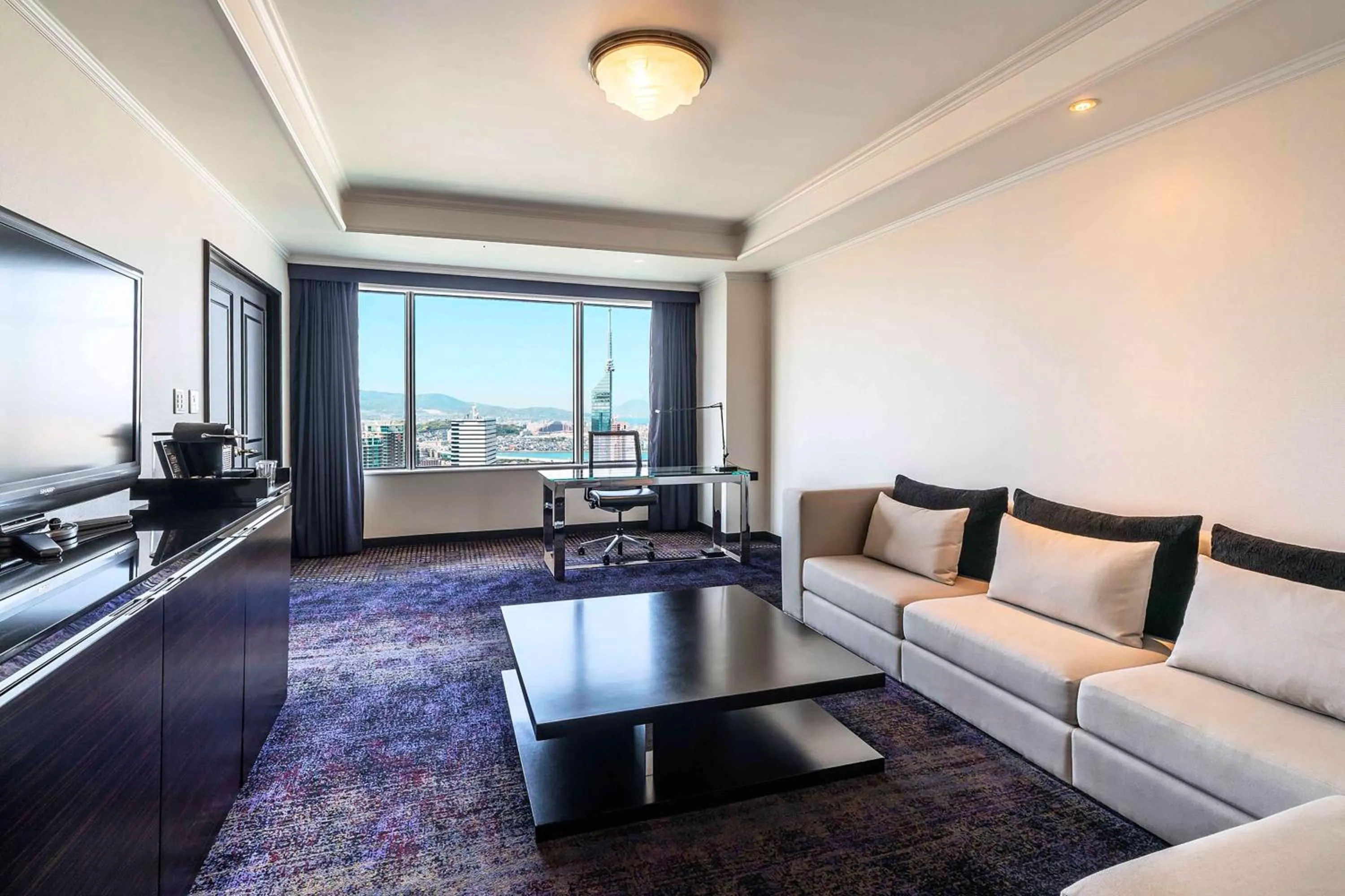 Bedroom in Hilton Fukuoka Sea Hawk