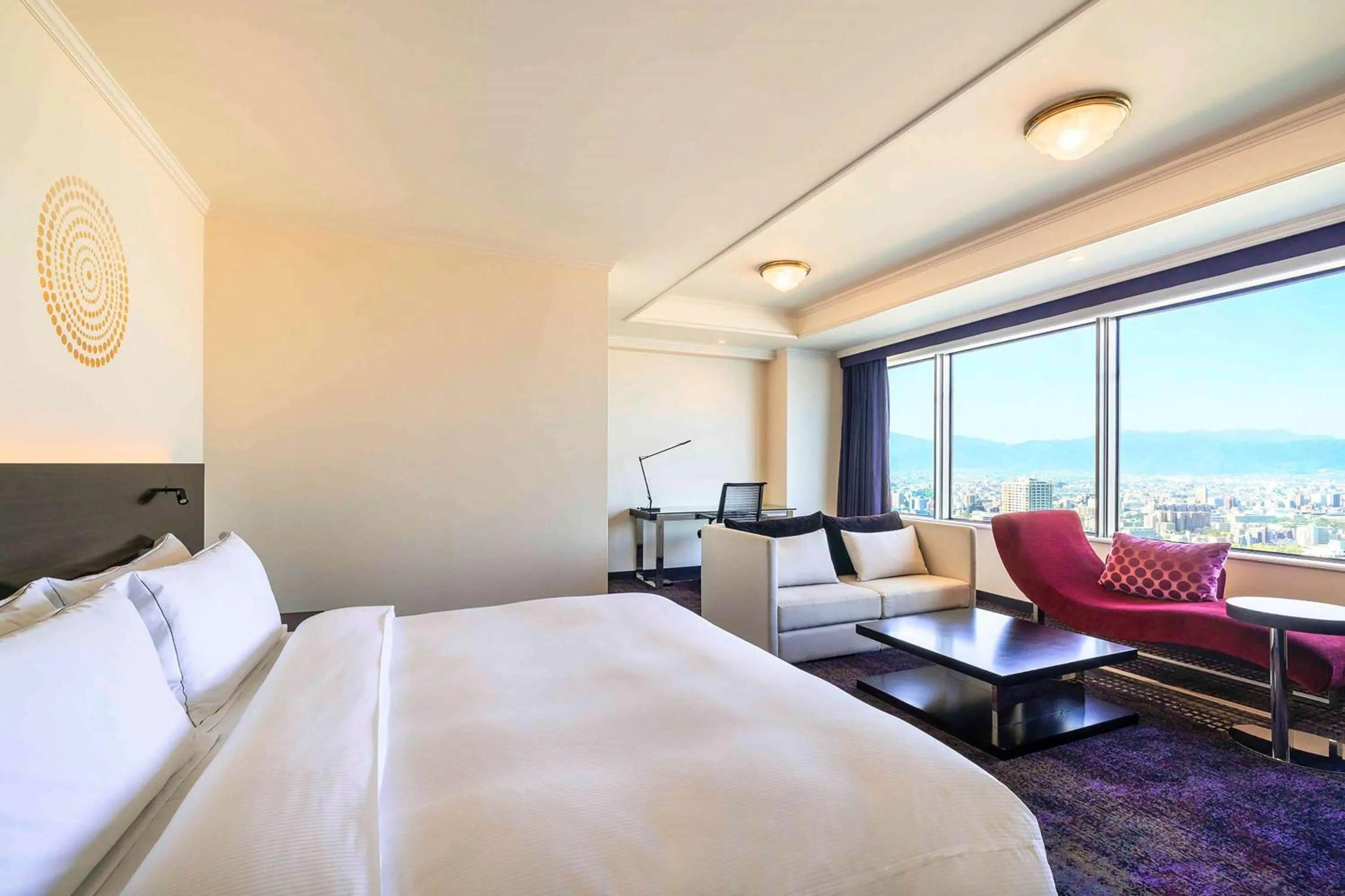 Living room, Bed in Hilton Fukuoka Sea Hawk