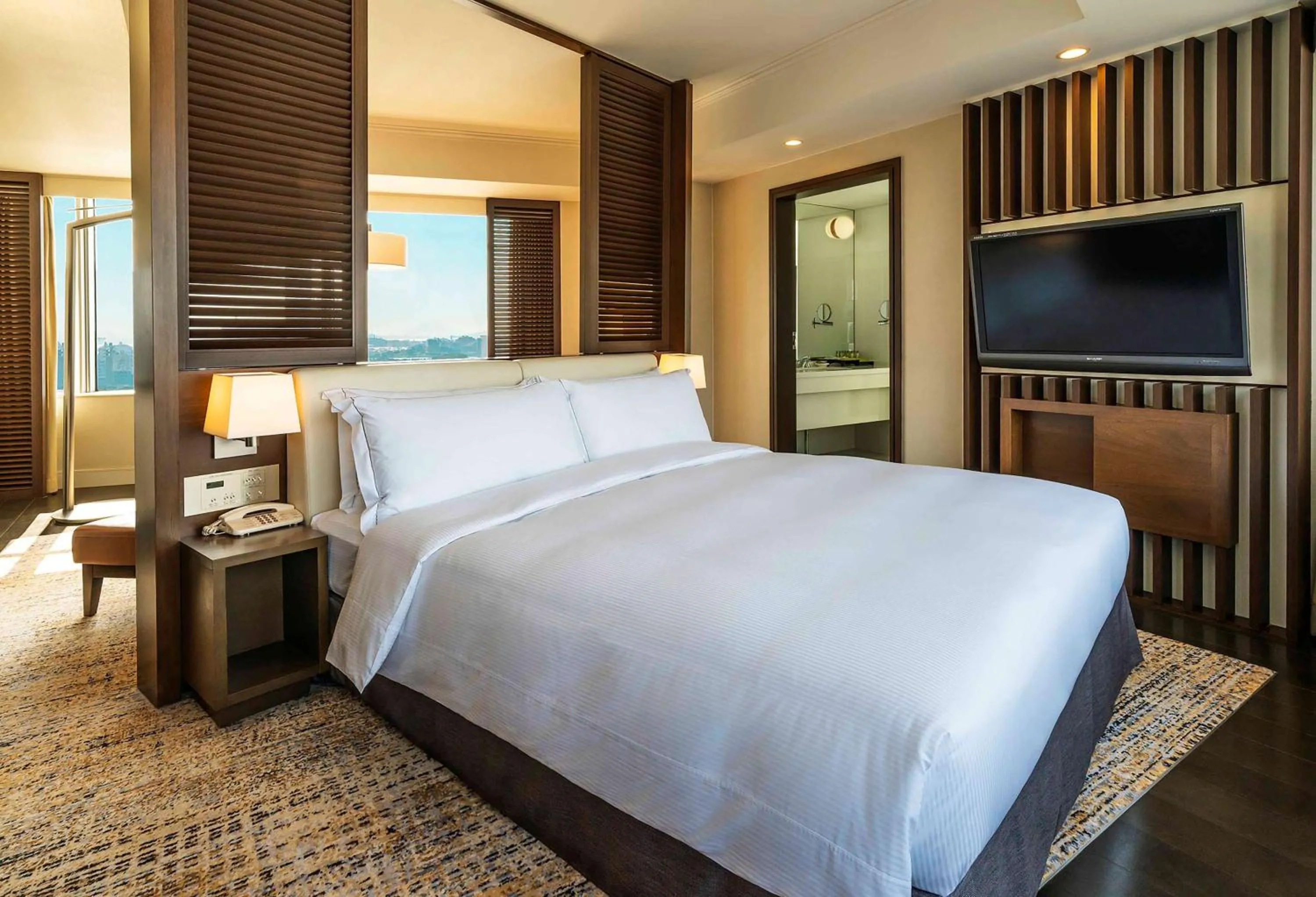 Bedroom, Bed in Hilton Fukuoka Sea Hawk