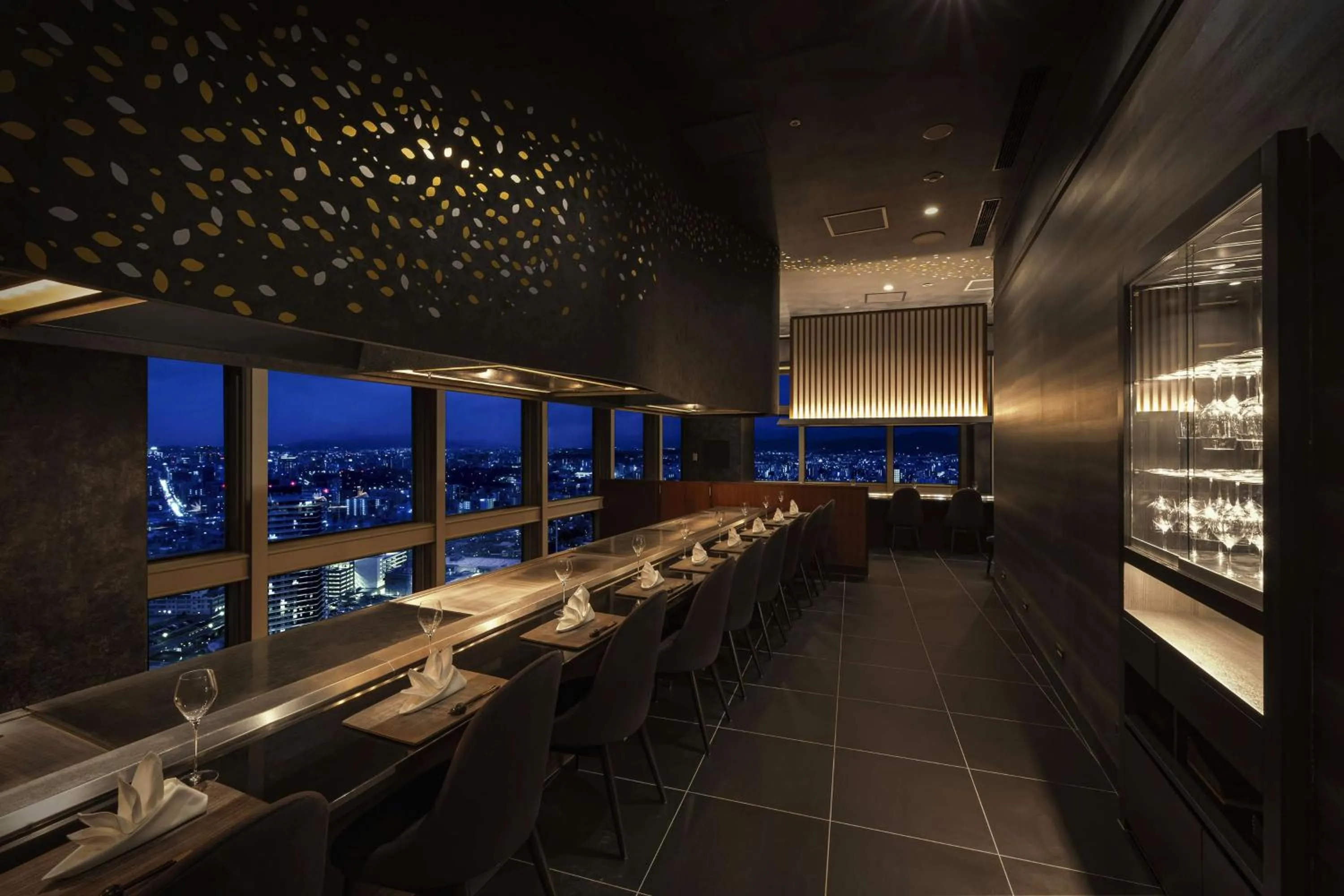 Restaurant/places to eat in Hilton Fukuoka Sea Hawk