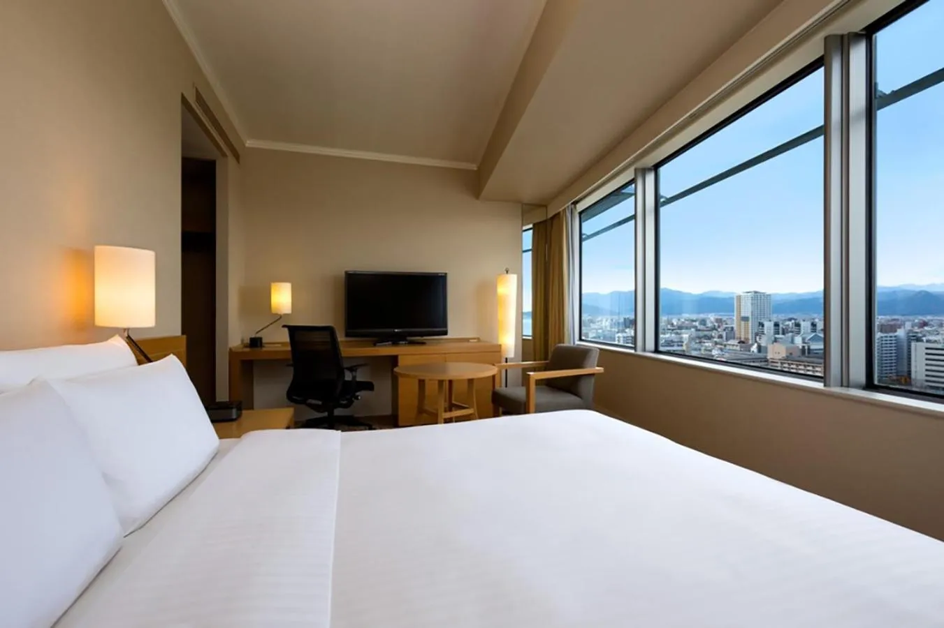 Photo of the whole room, Bed in Hilton Fukuoka Sea Hawk