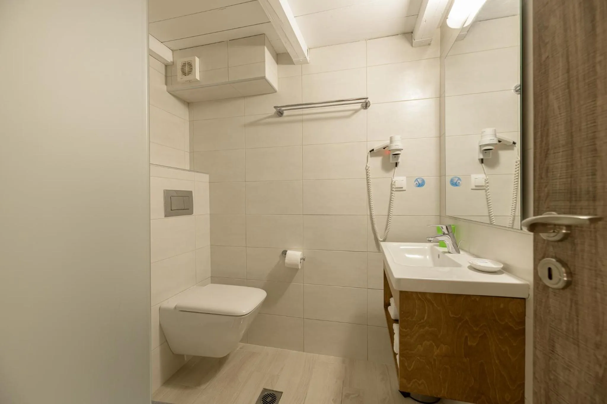 Bathroom in Iakinthos, Tsilivi Beach