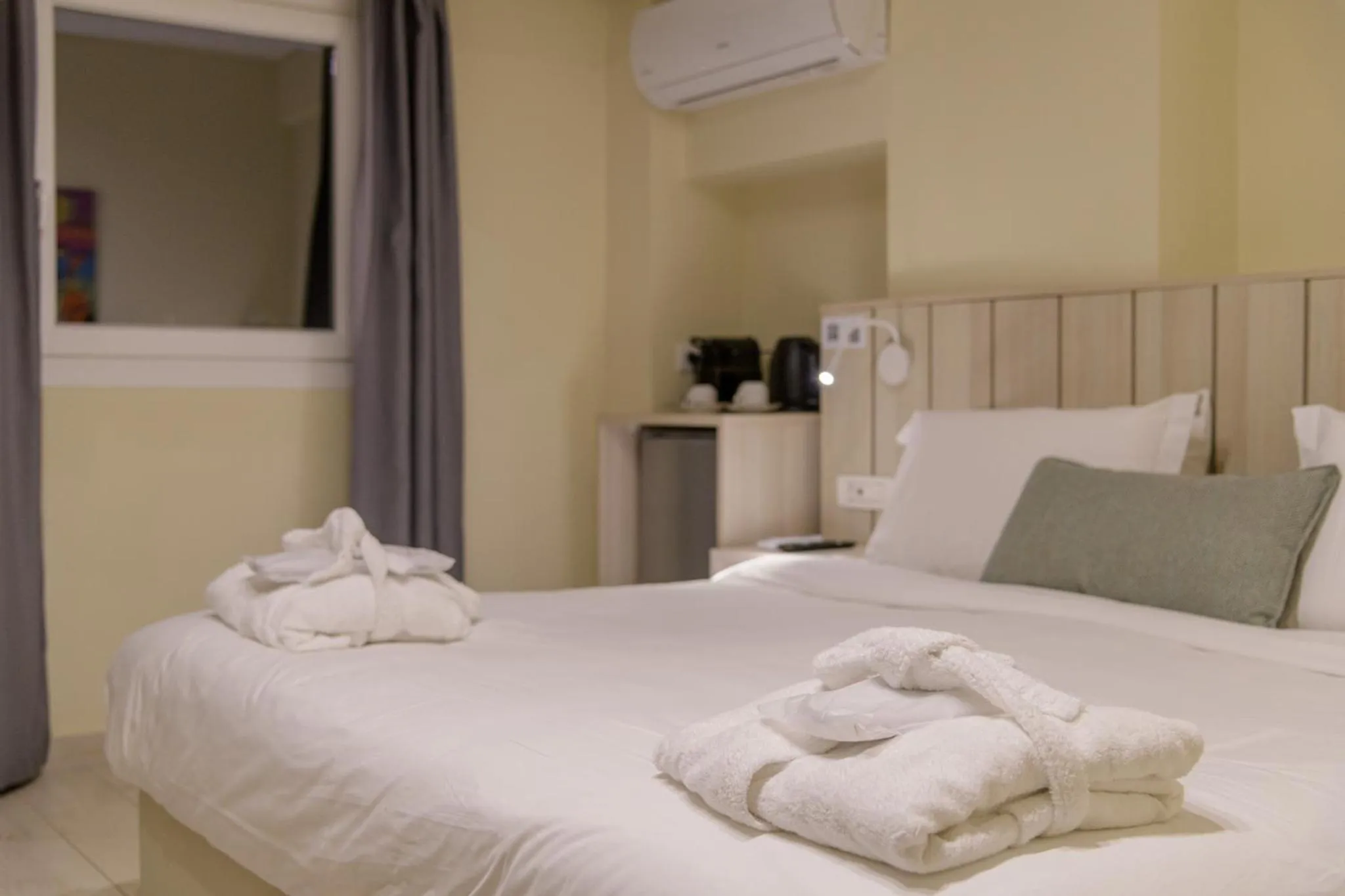 Photo of the whole room, Bed in Iakinthos, Tsilivi Beach