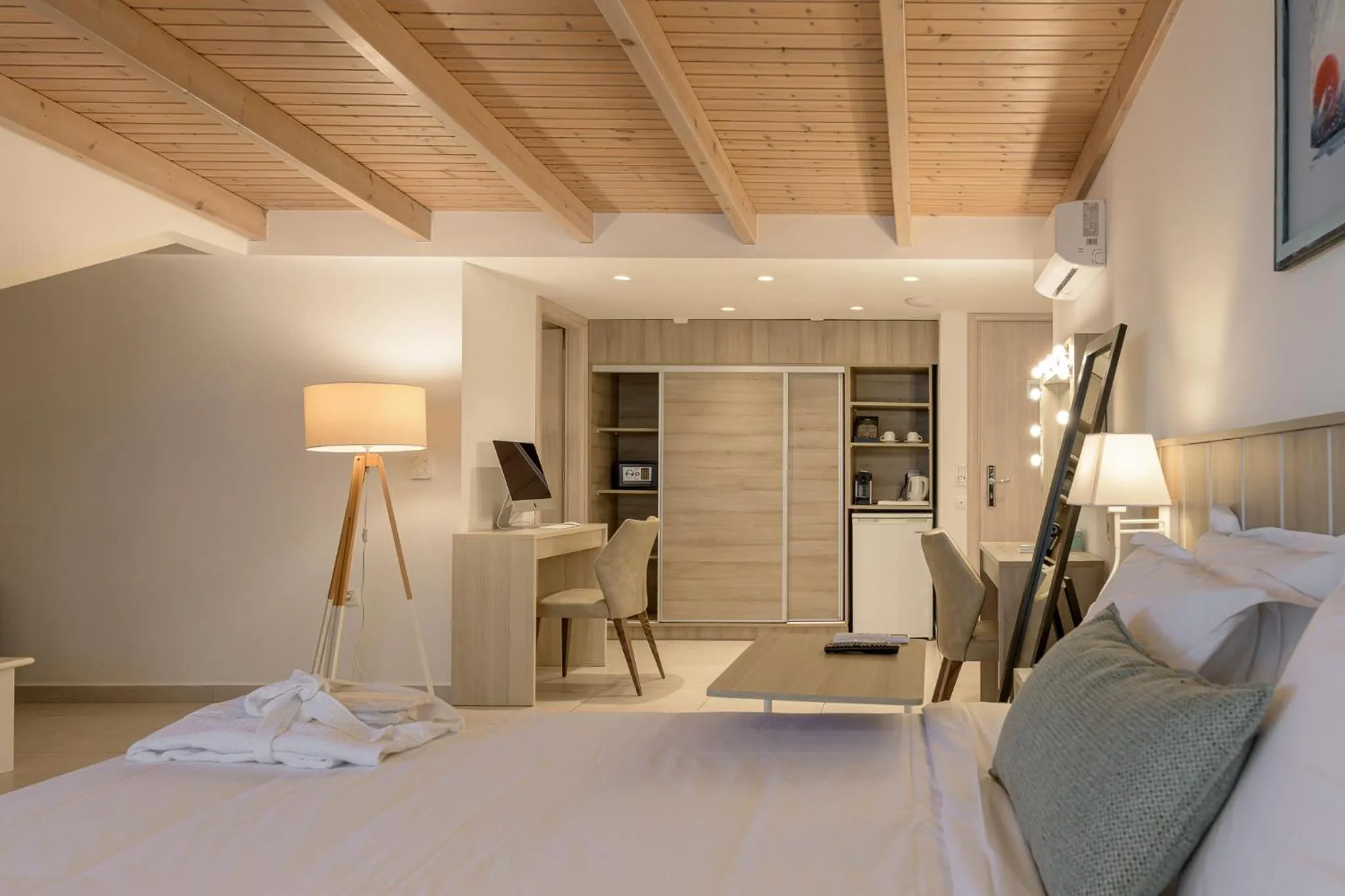 Bedroom, Bed in Iakinthos, Tsilivi Beach