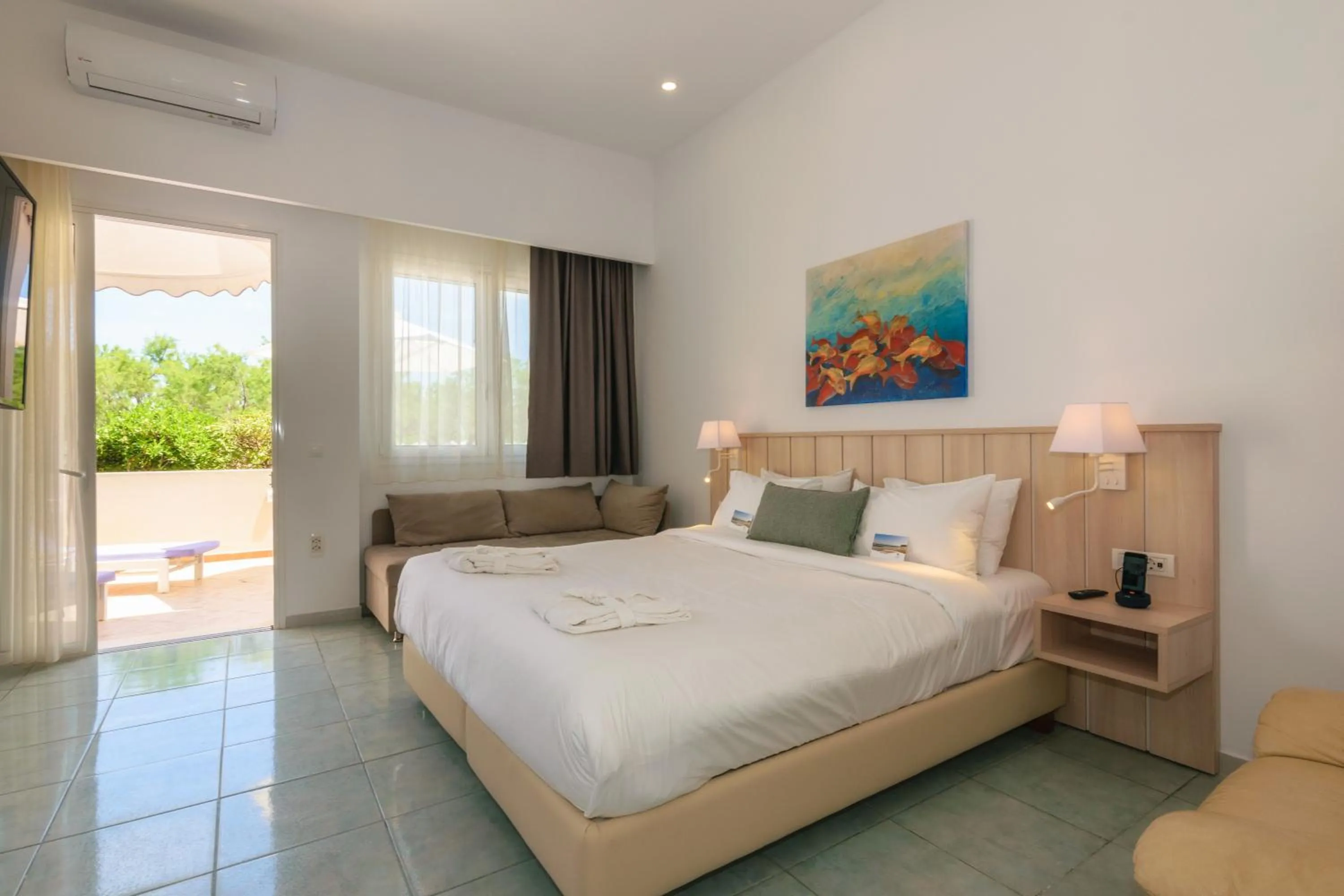 Photo of the whole room, Bed in Iakinthos, Tsilivi Beach