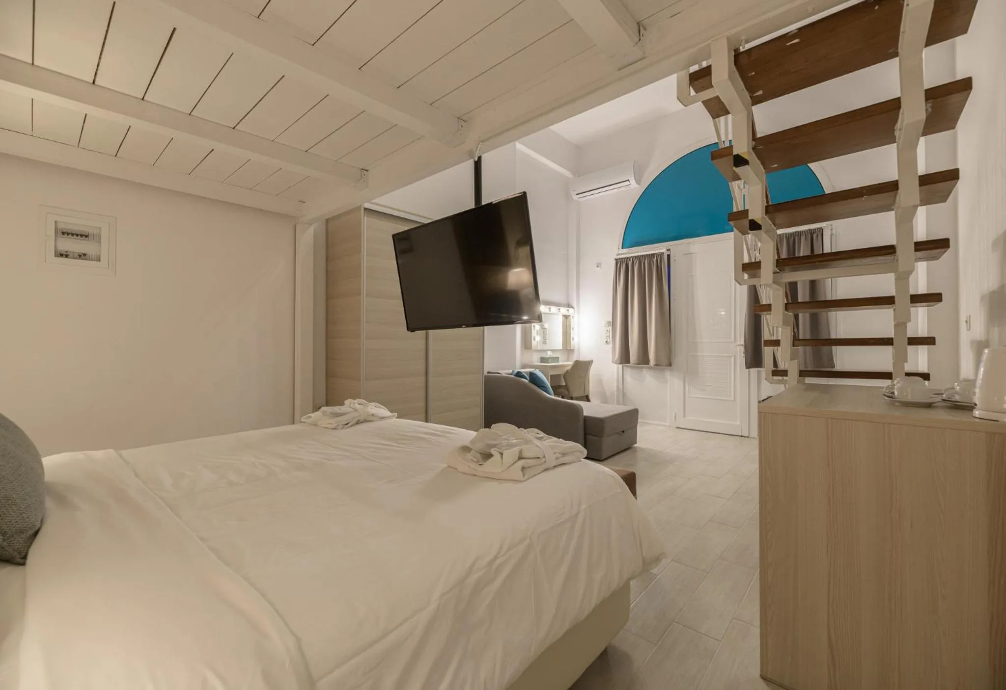 Photo of the whole room, Bed in Iakinthos, Tsilivi Beach