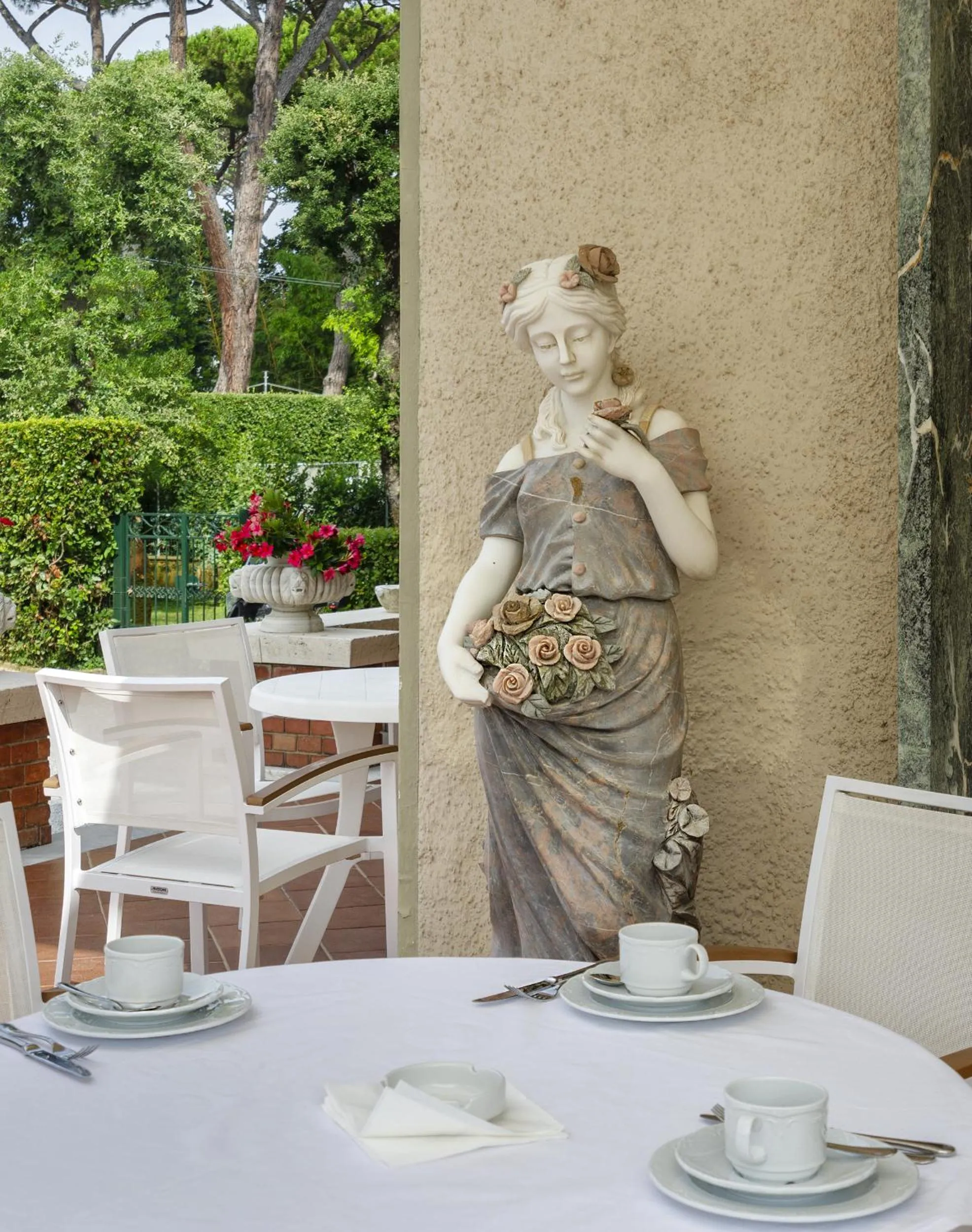 Decorative detail in Hotel Villa Edera