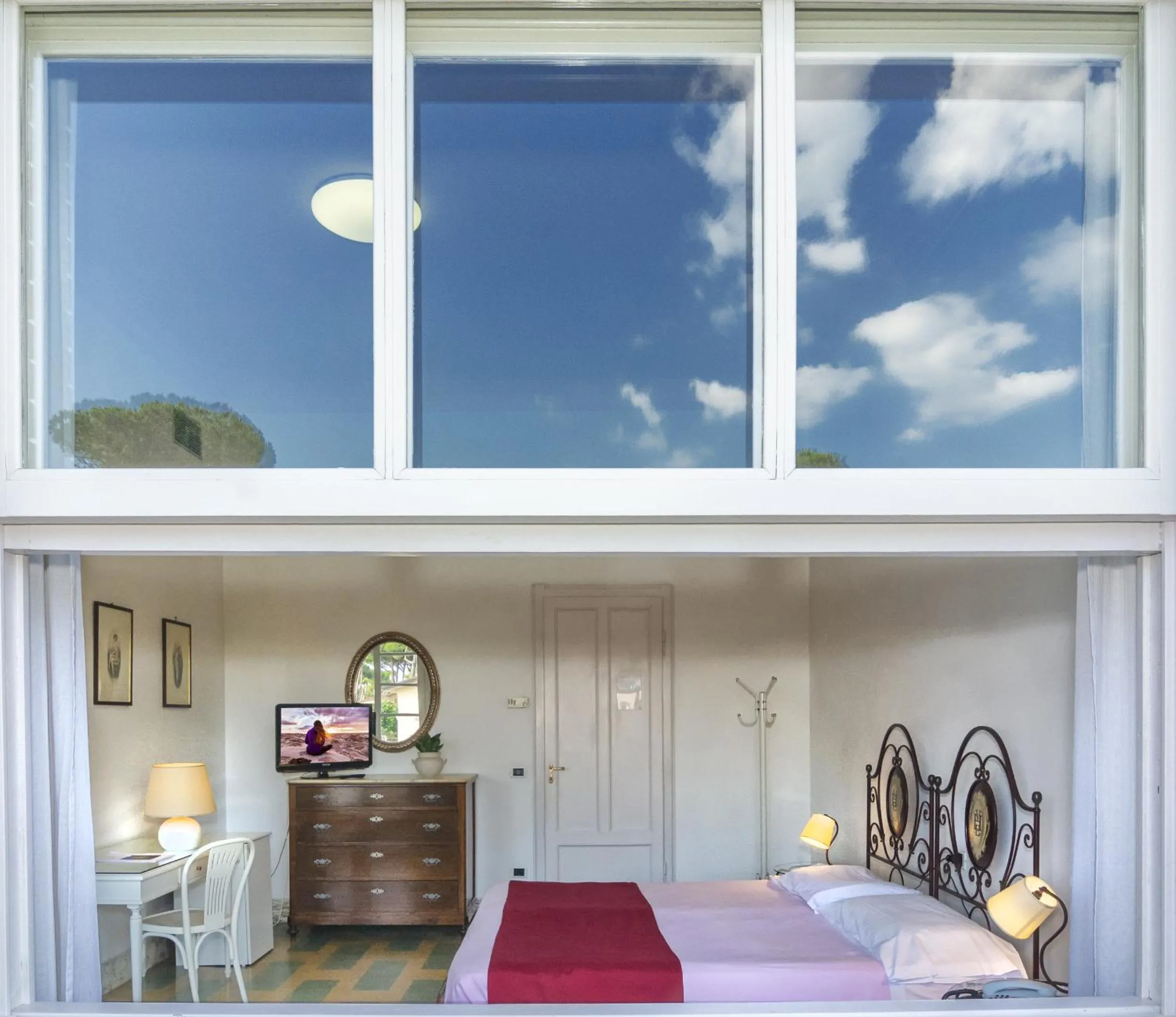 Summer, Bed in Hotel Villa Edera