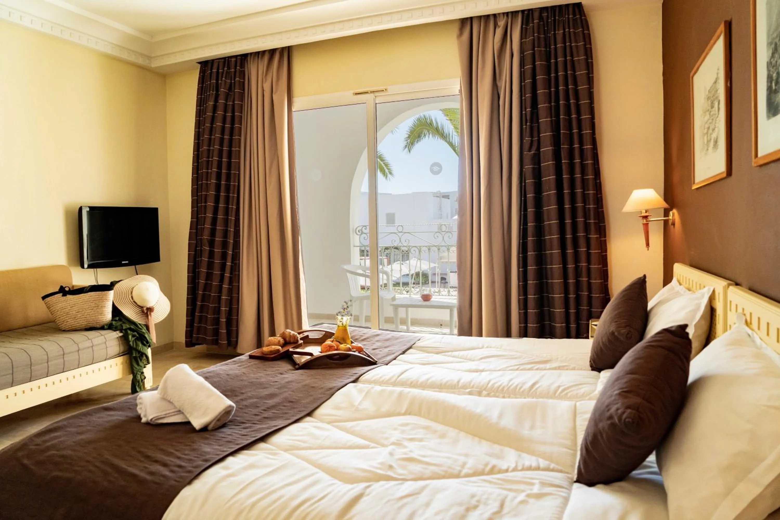 Bed in TMK Flora Park by Turismark - Adults Only