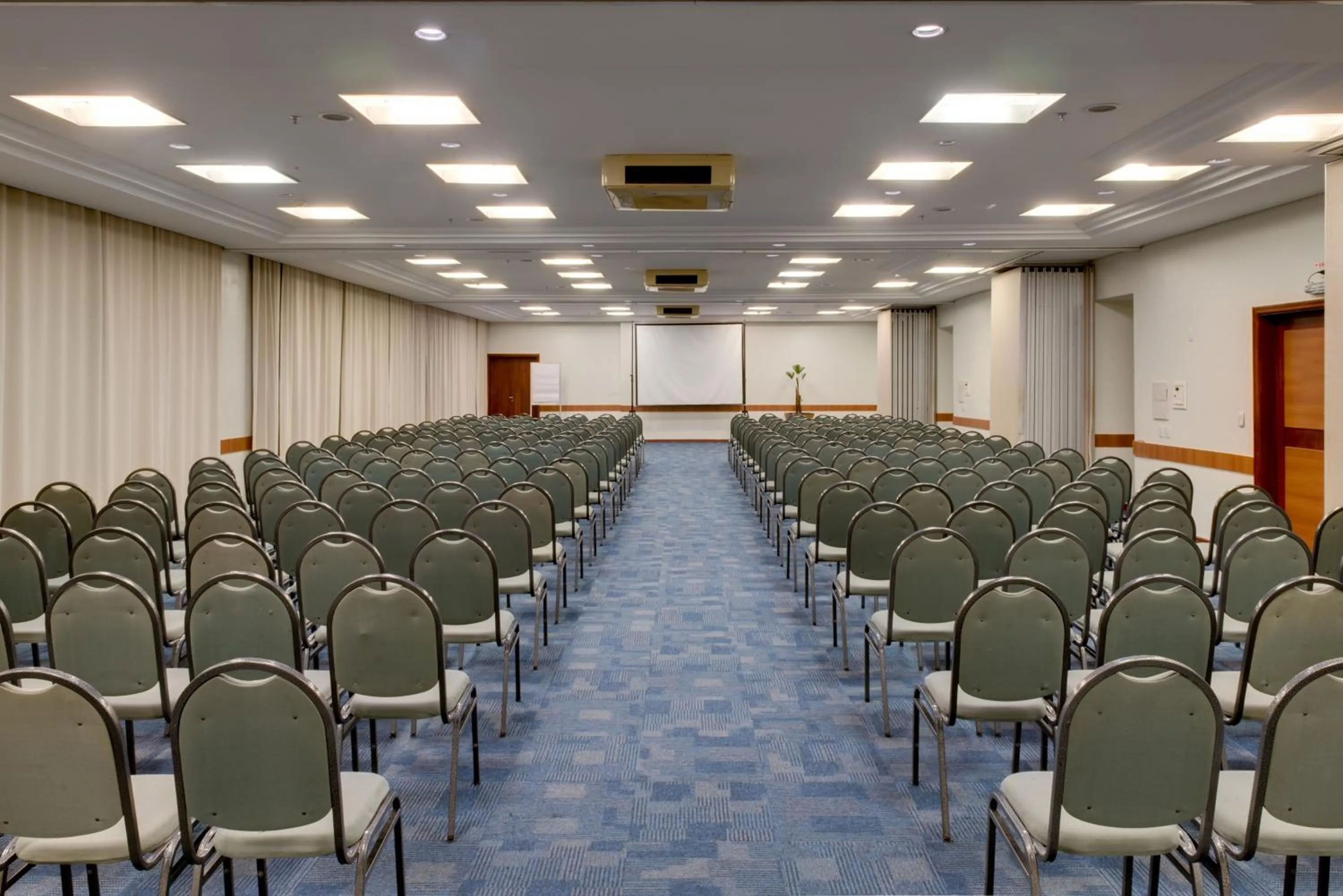 Business facilities in Jk Premium Hotel e Eventos