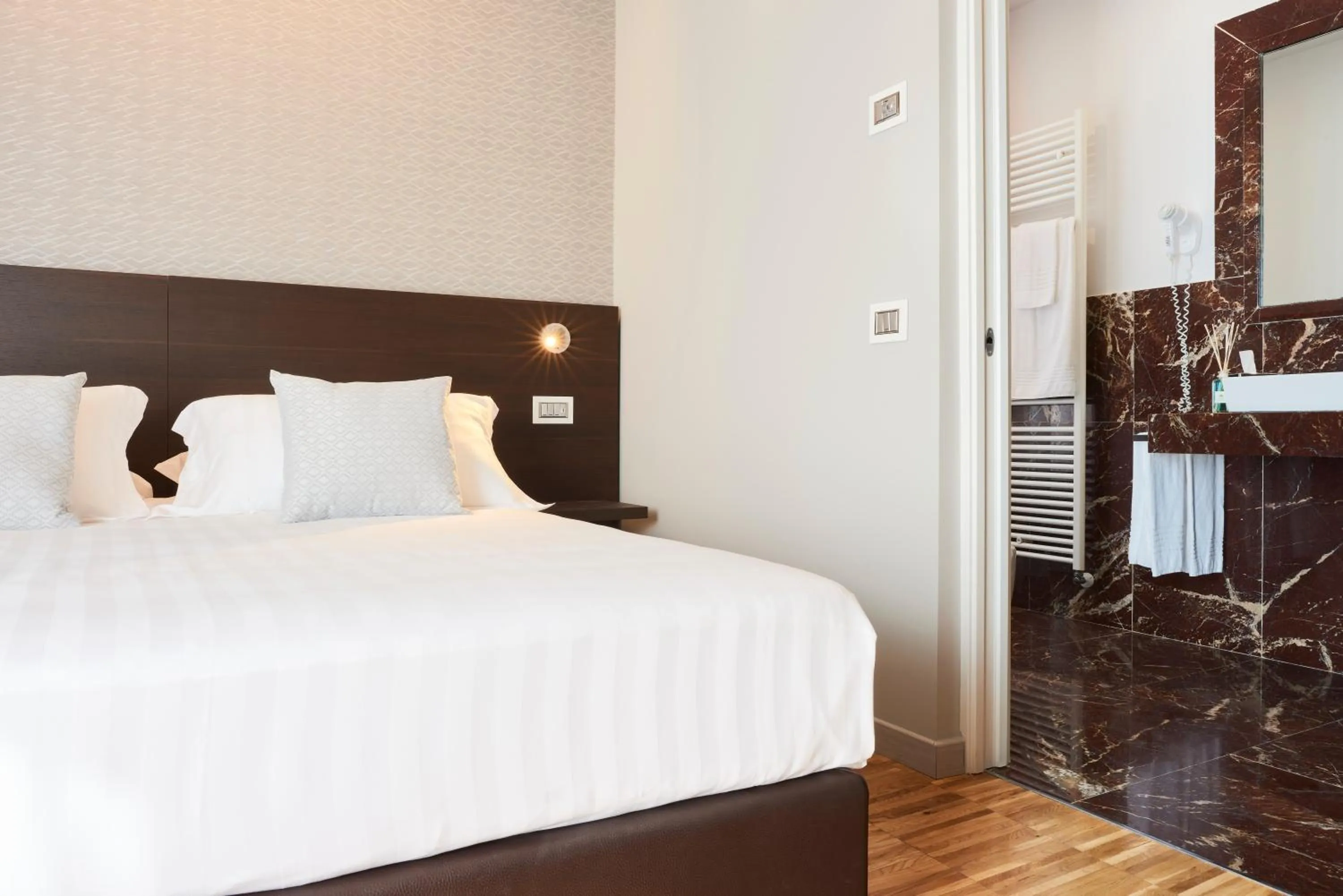 Bedroom, Bed in Hotel Michelangelo