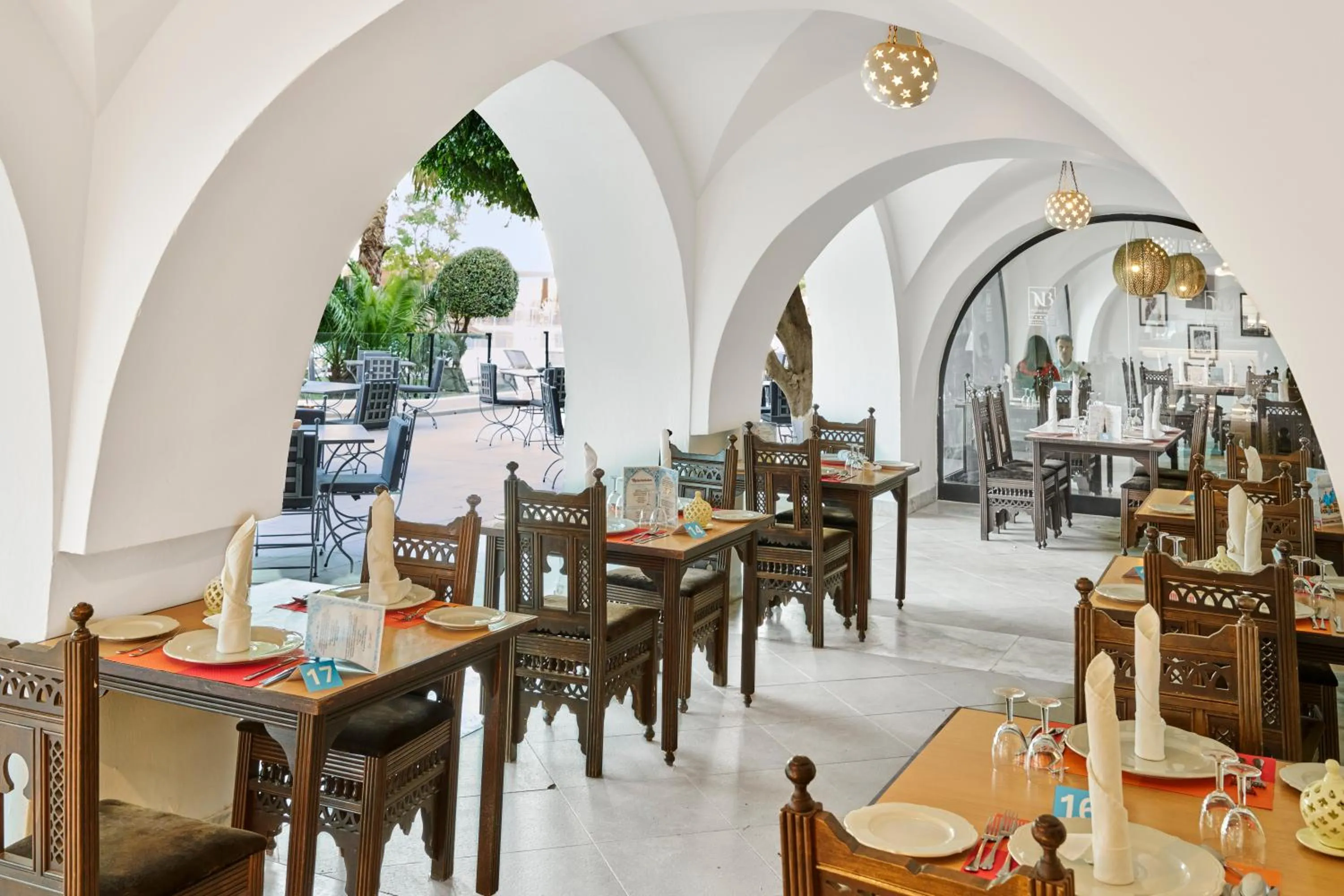 Restaurant/places to eat in Nozha Beach Resort & Spa