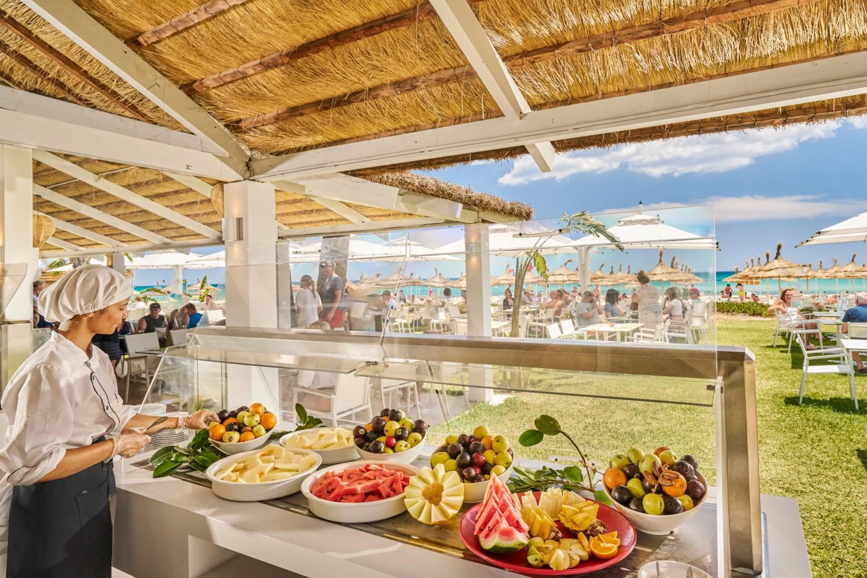 Restaurant/places to eat in Nozha Beach Resort & Spa