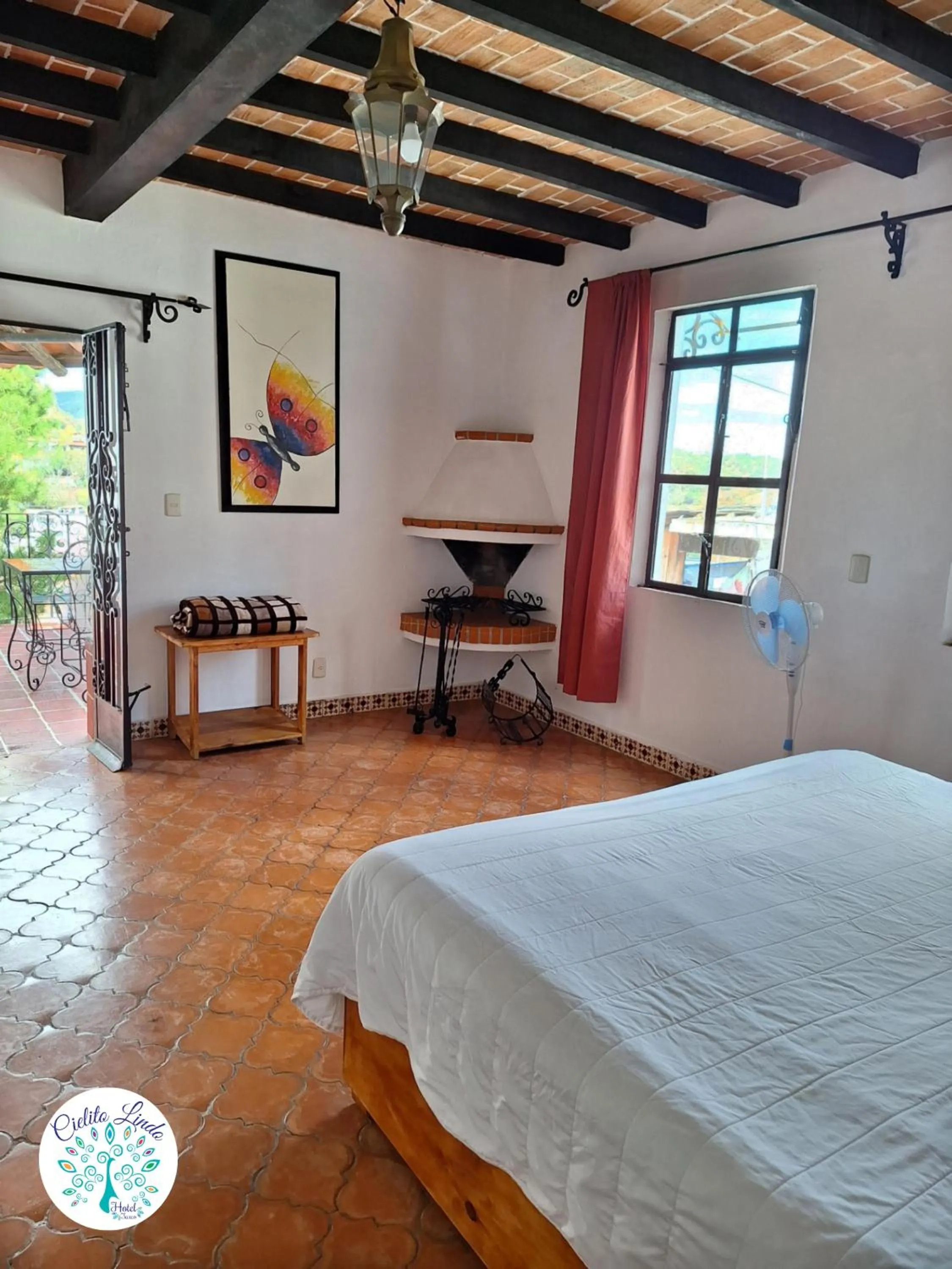 Bed in Hotel Cielito Lindo, Taxco