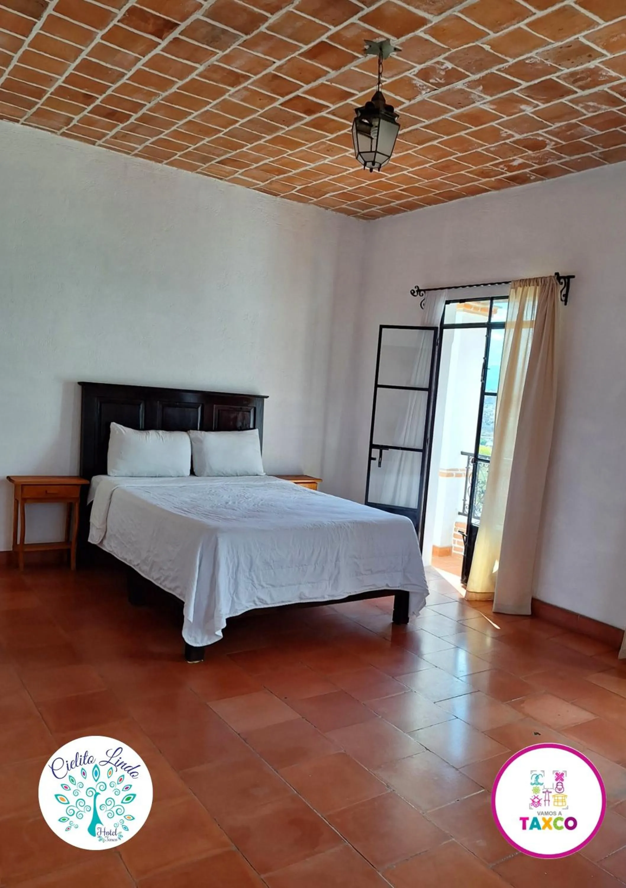 Bed in Hotel Cielito Lindo, Taxco