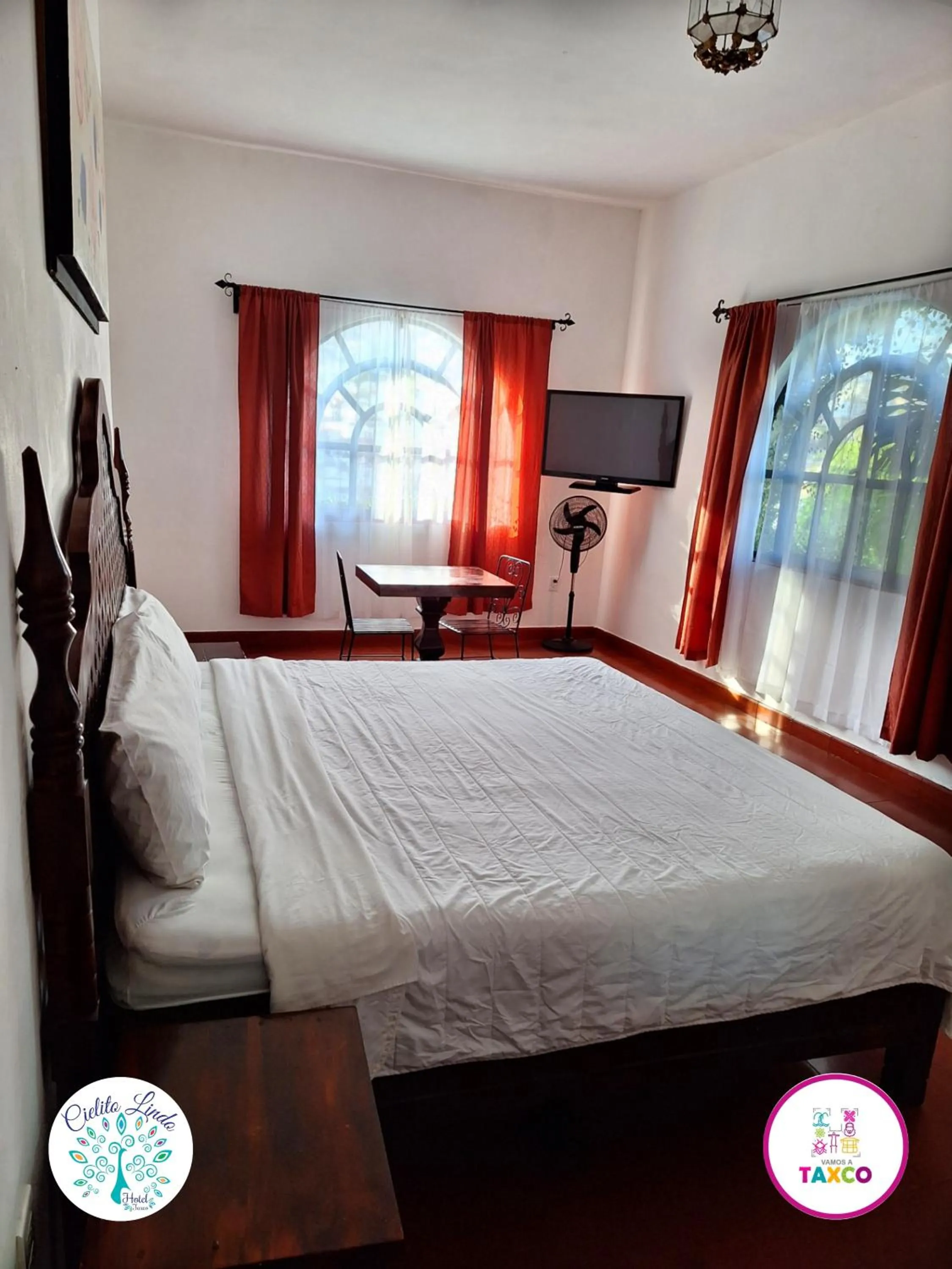 Bed in Hotel Cielito Lindo, Taxco