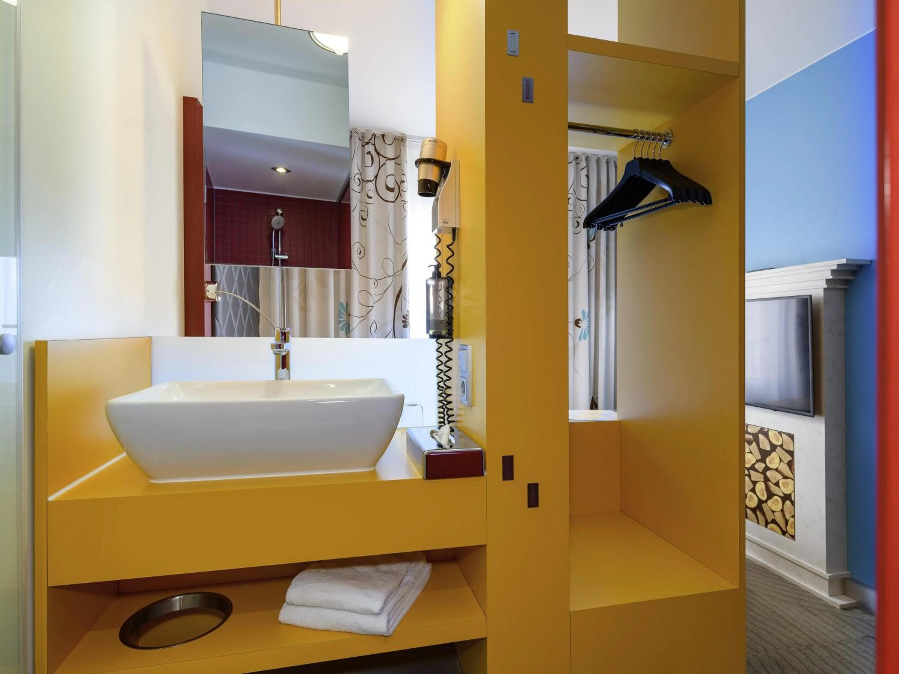 Bedroom in ibis Styles Hotel Berlin Mitte