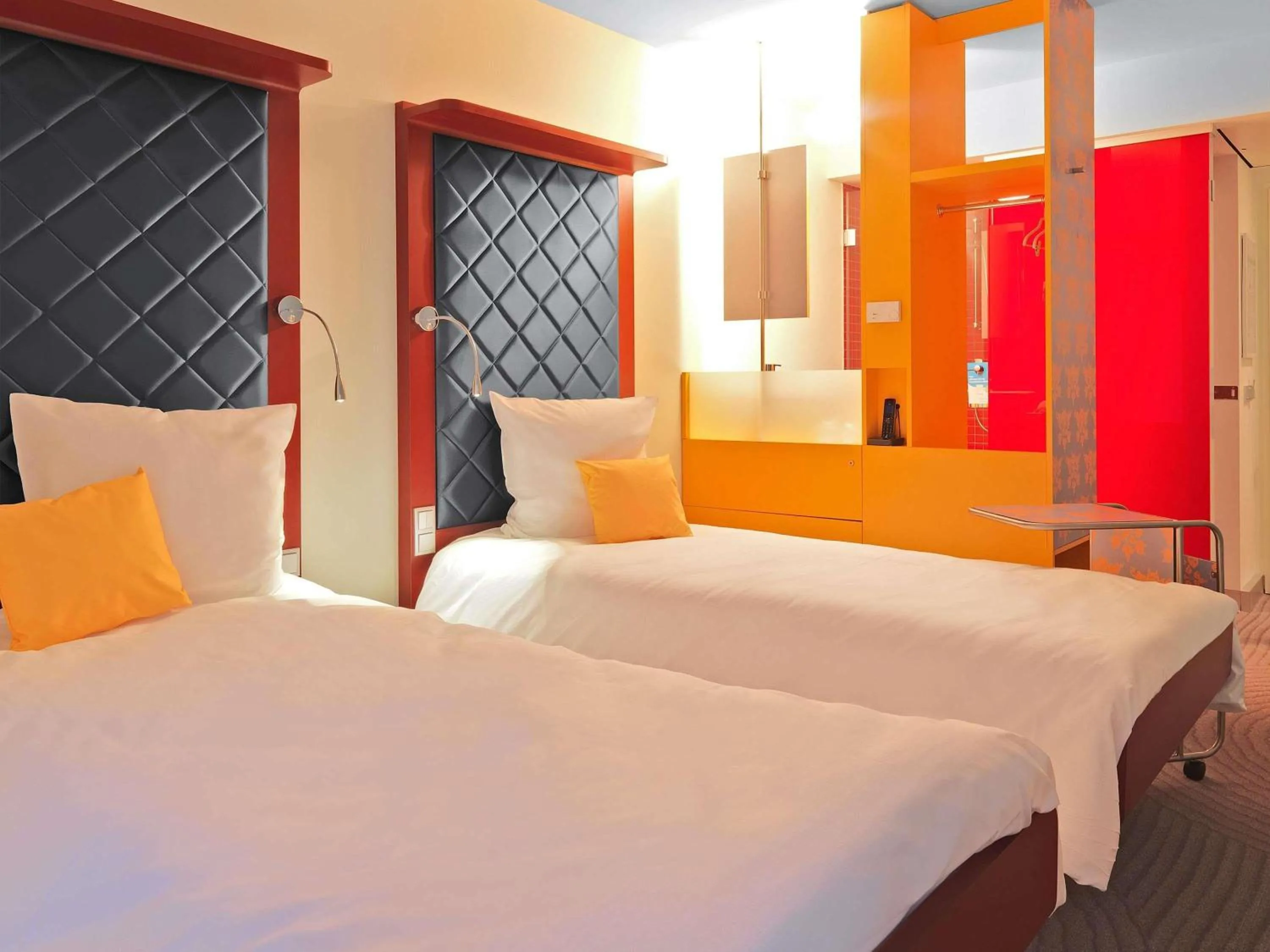 Bedroom, Bed in ibis Styles Hotel Berlin Mitte