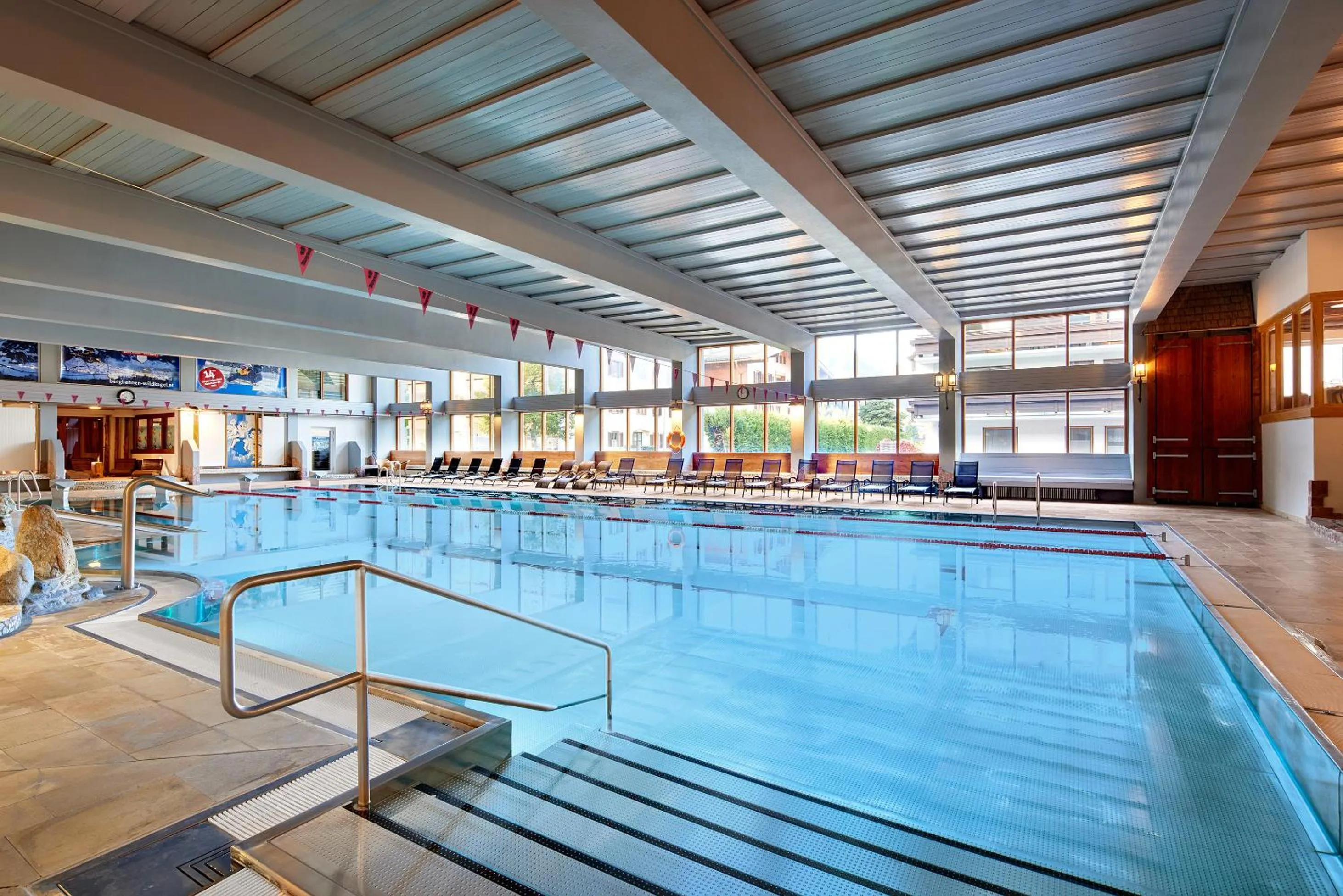 Swimming pool in Sporthotel Kogler