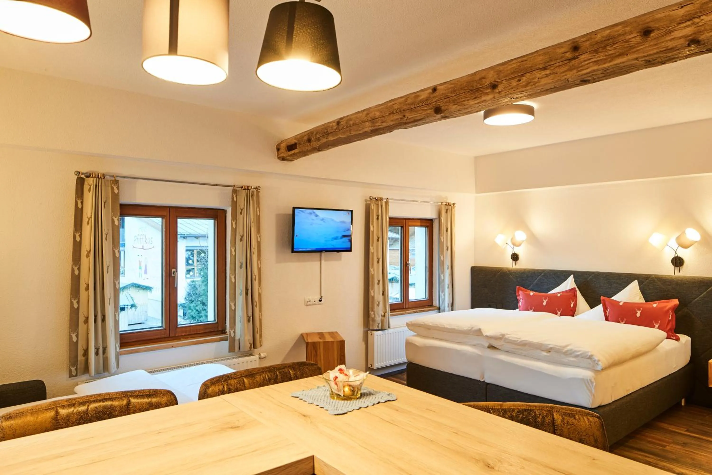 Photo of the whole room, Bed in Tirolerhof - Appartementhaus