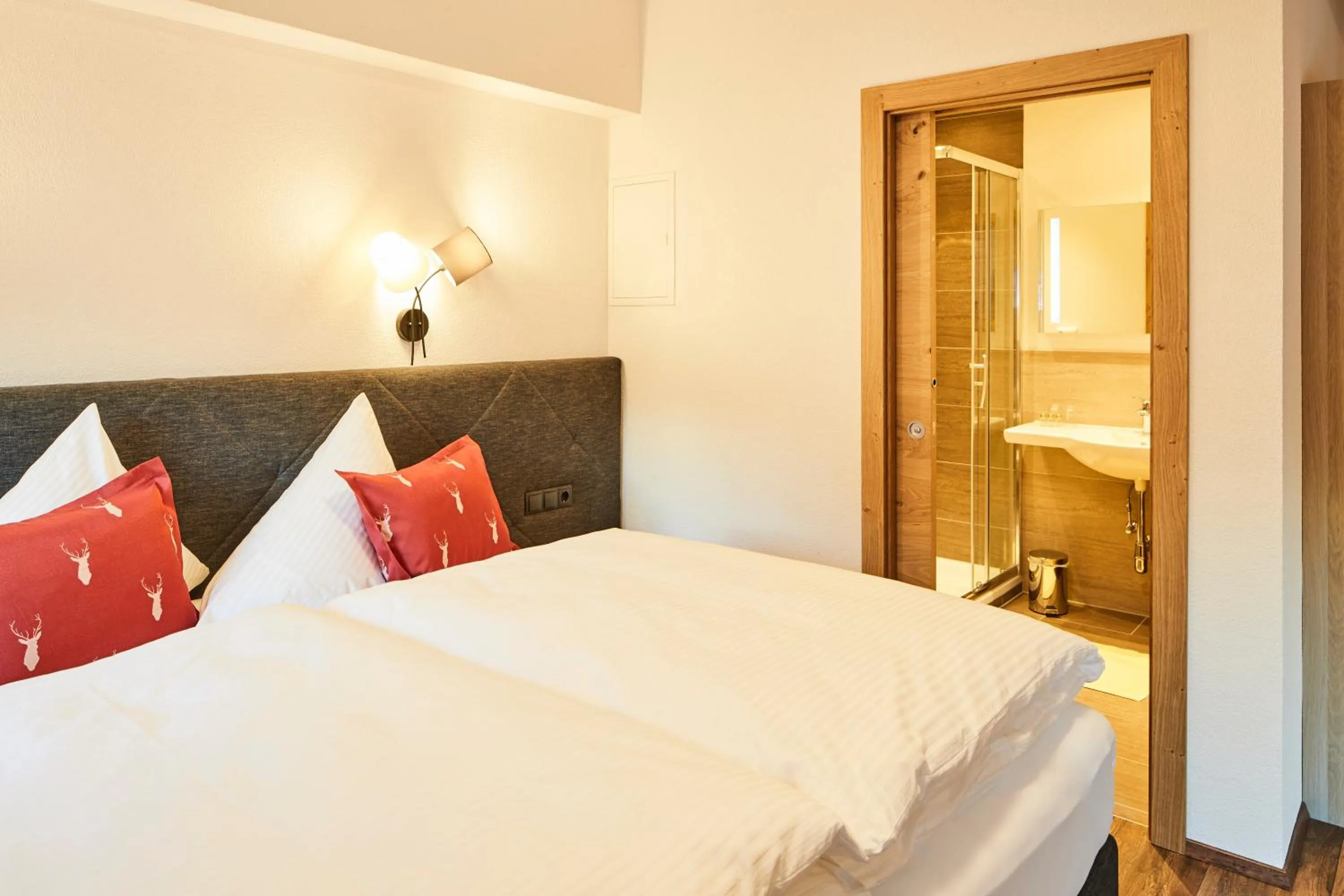 Photo of the whole room, Bed in Tirolerhof - Appartementhaus