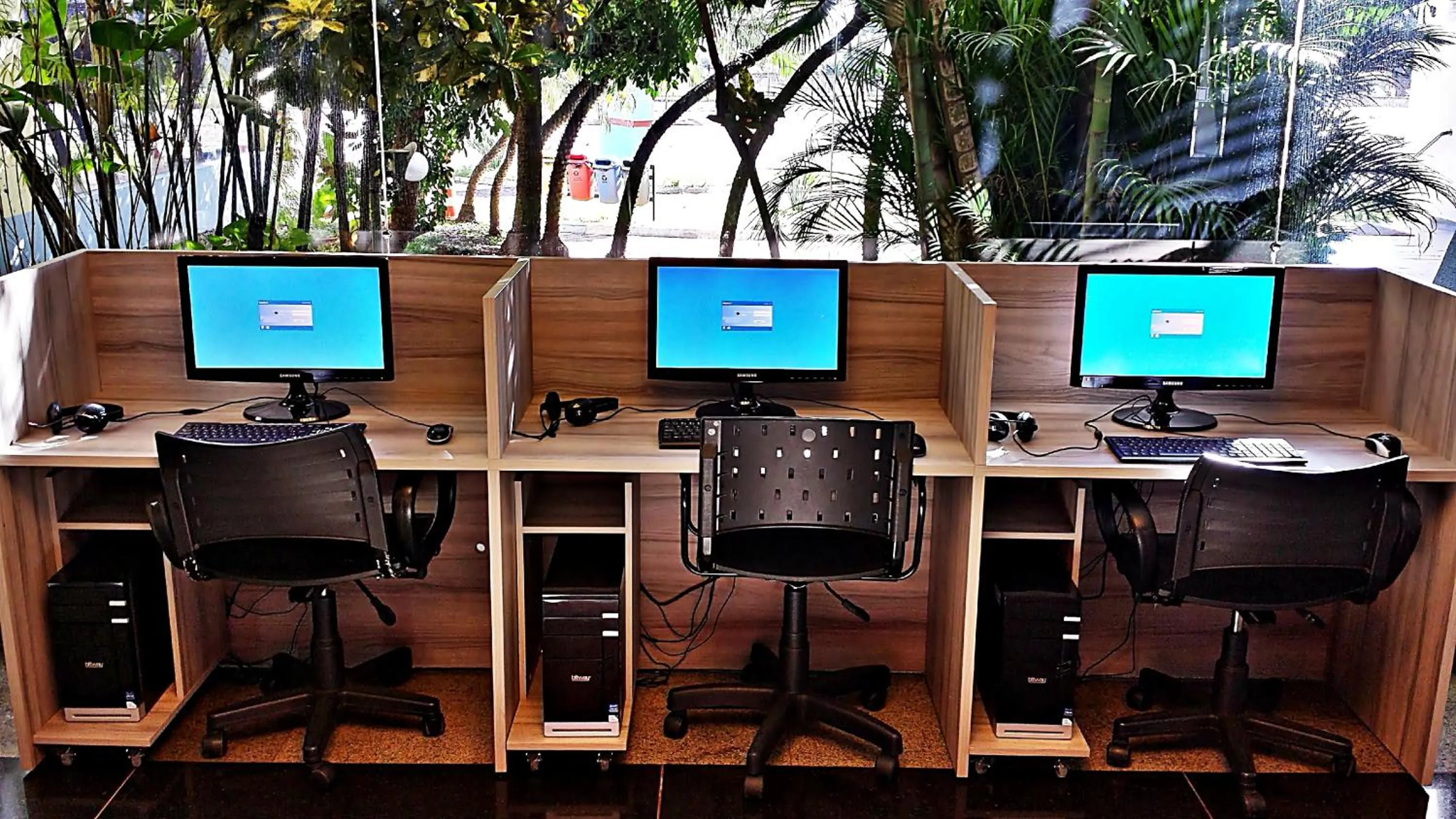 Communal lounge/ TV room in Praia Sol Hotel