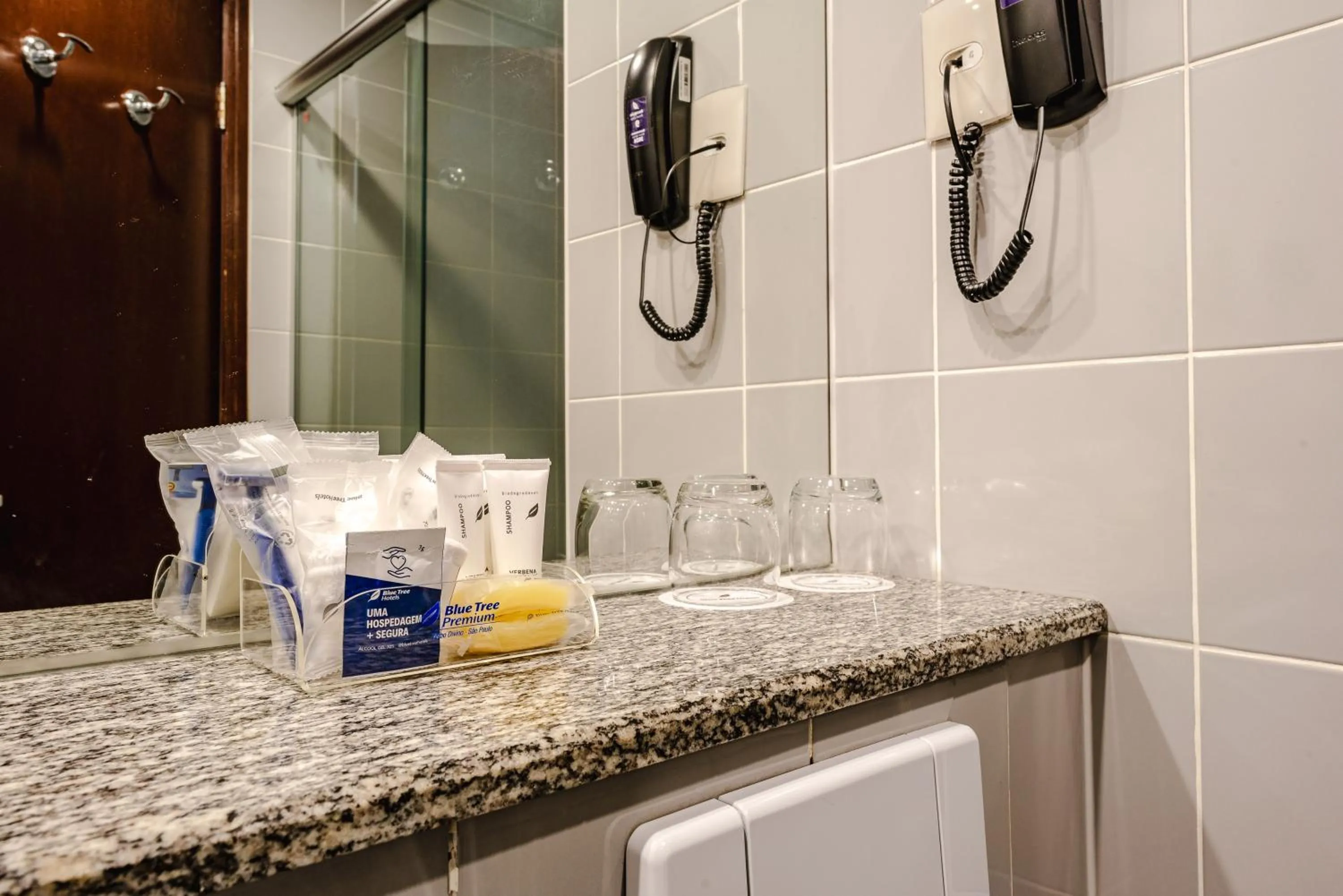 Bathroom in Blue Tree Premium Verbo Divino - Nações Unidas