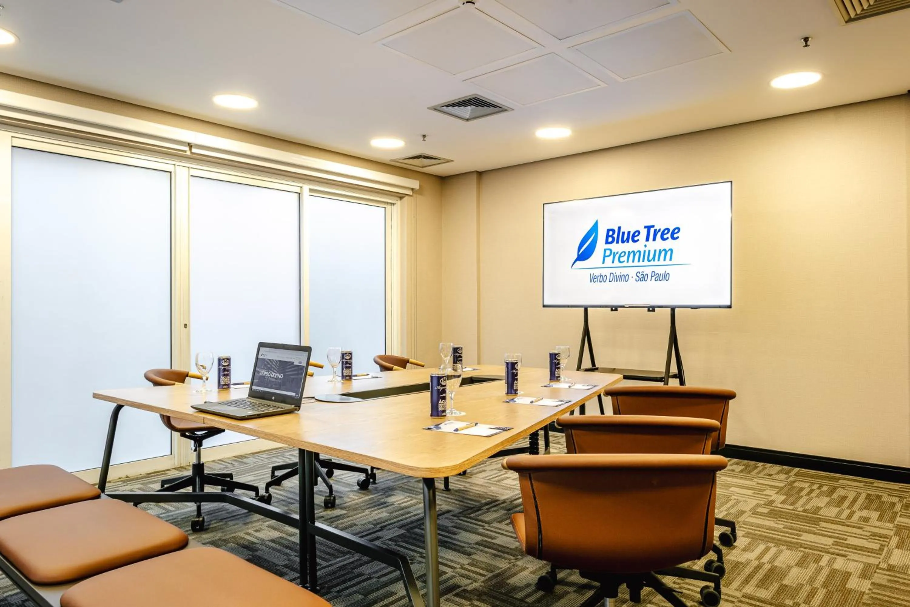 TV and multimedia in Blue Tree Premium Verbo Divino - Nações Unidas