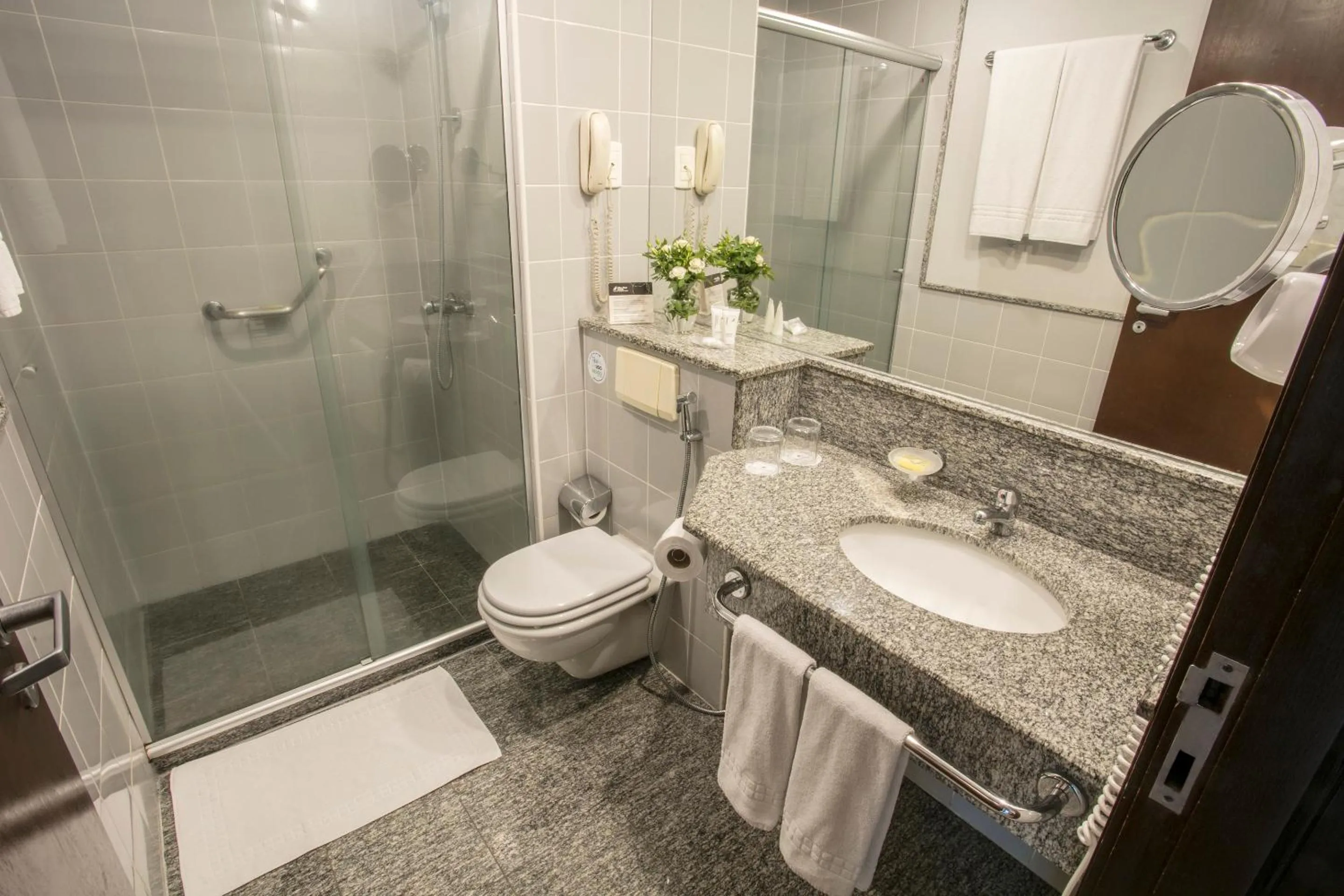 Shower in Blue Tree Premium Verbo Divino - Nações Unidas