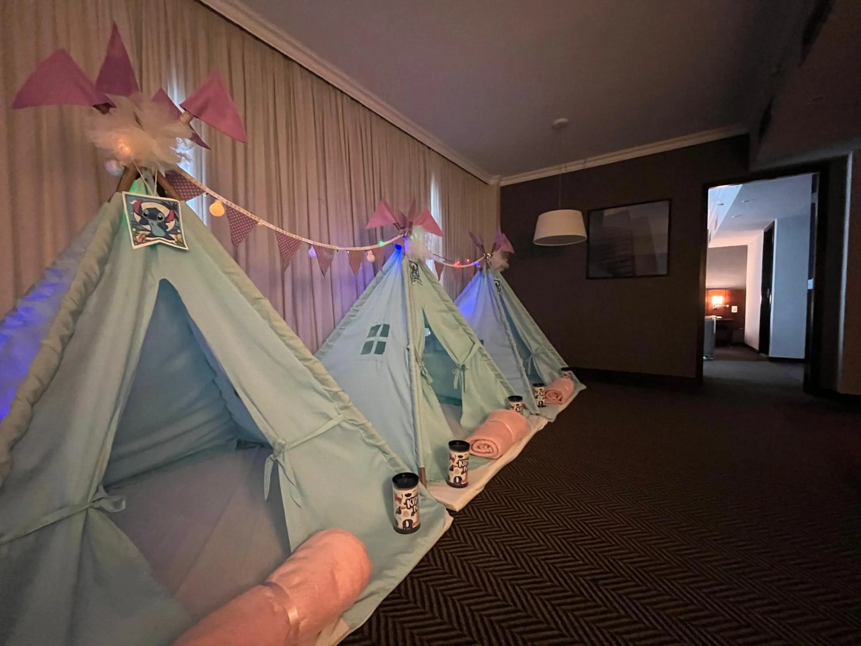 Decorative detail in Blue Tree Premium Verbo Divino - Nações Unidas