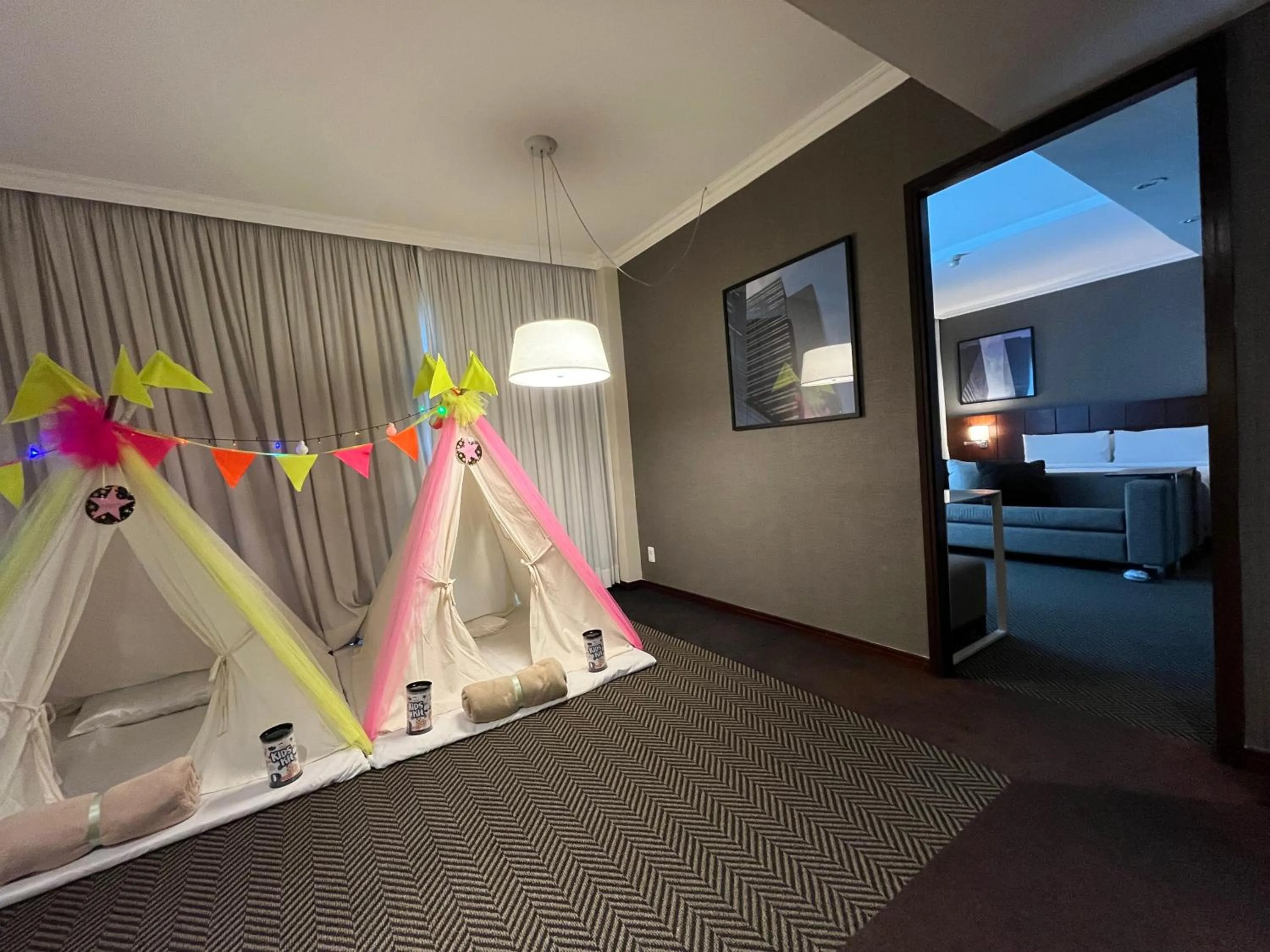 Decorative detail in Blue Tree Premium Verbo Divino - Nações Unidas