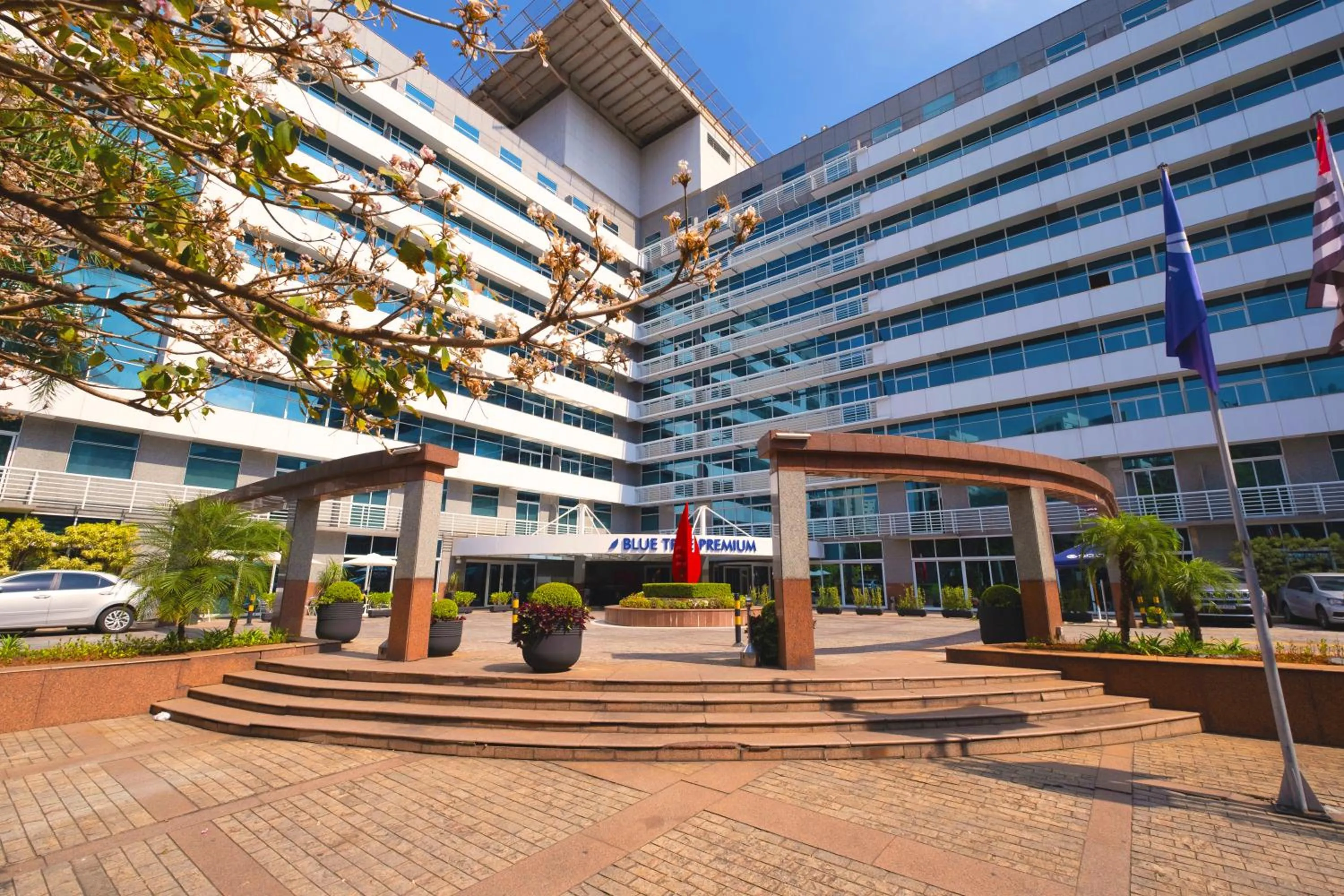 Facade/entrance in Blue Tree Premium Verbo Divino - Nações Unidas