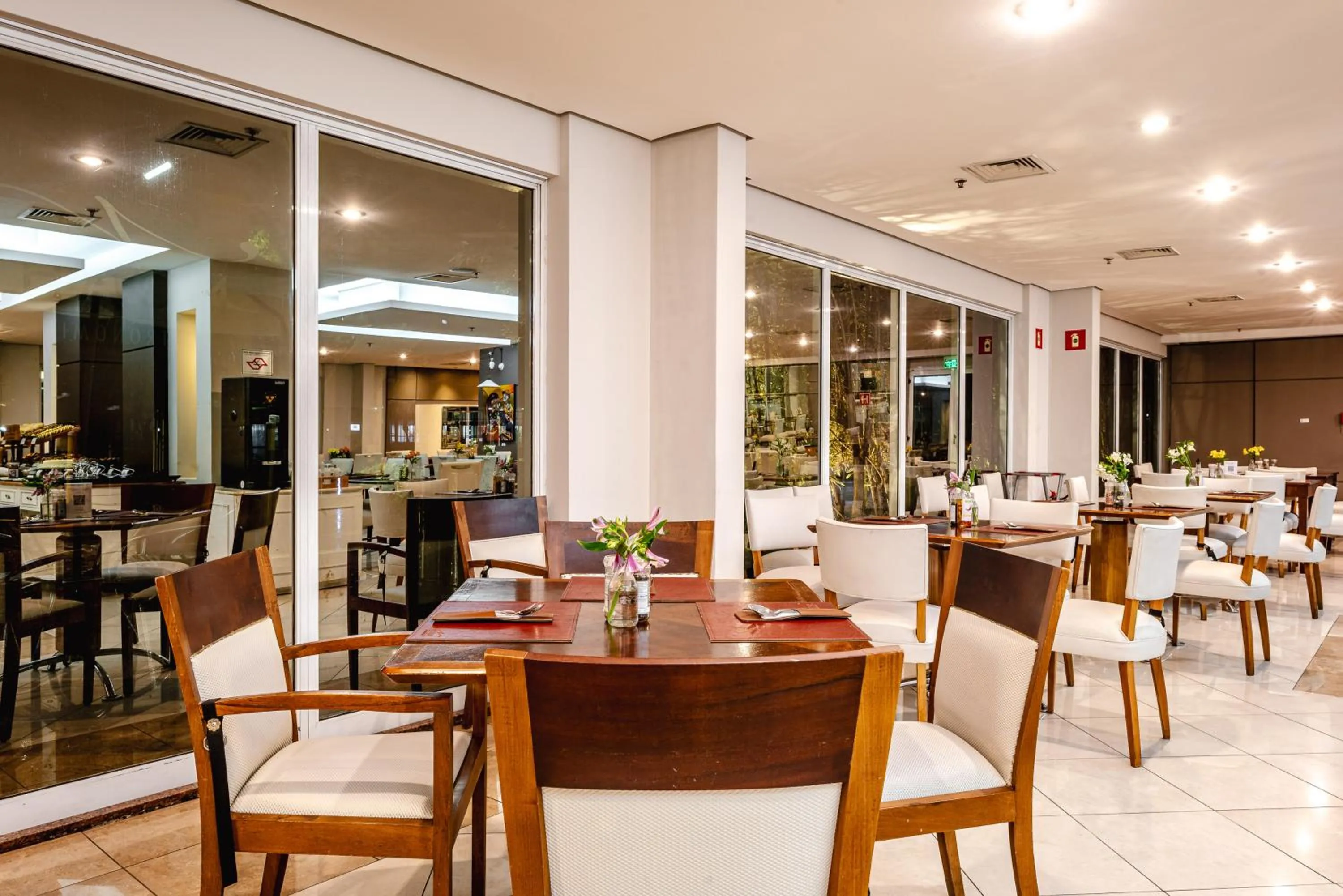 Restaurant/places to eat in Blue Tree Premium Verbo Divino - Nações Unidas