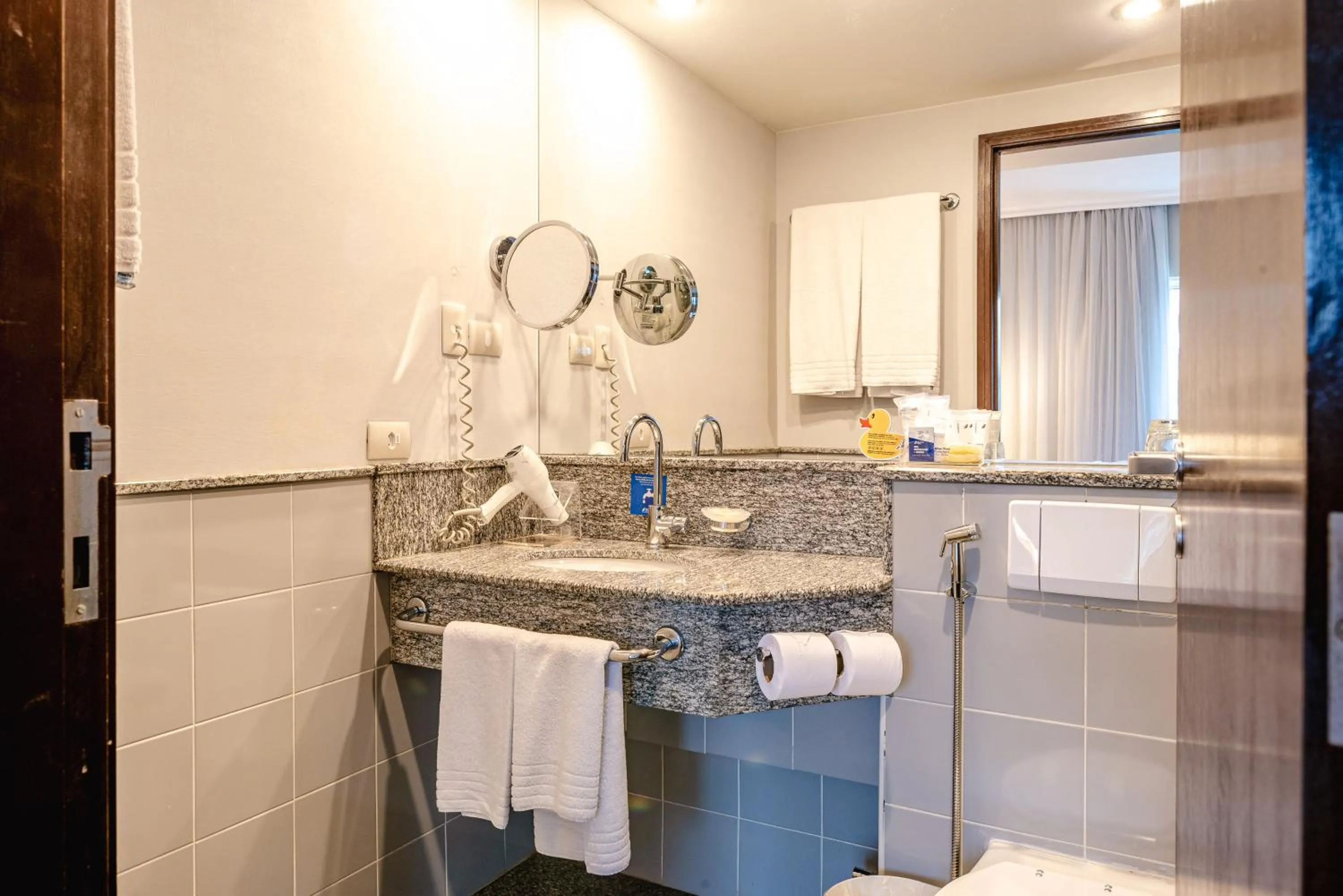 Bathroom in Blue Tree Premium Verbo Divino - Nações Unidas