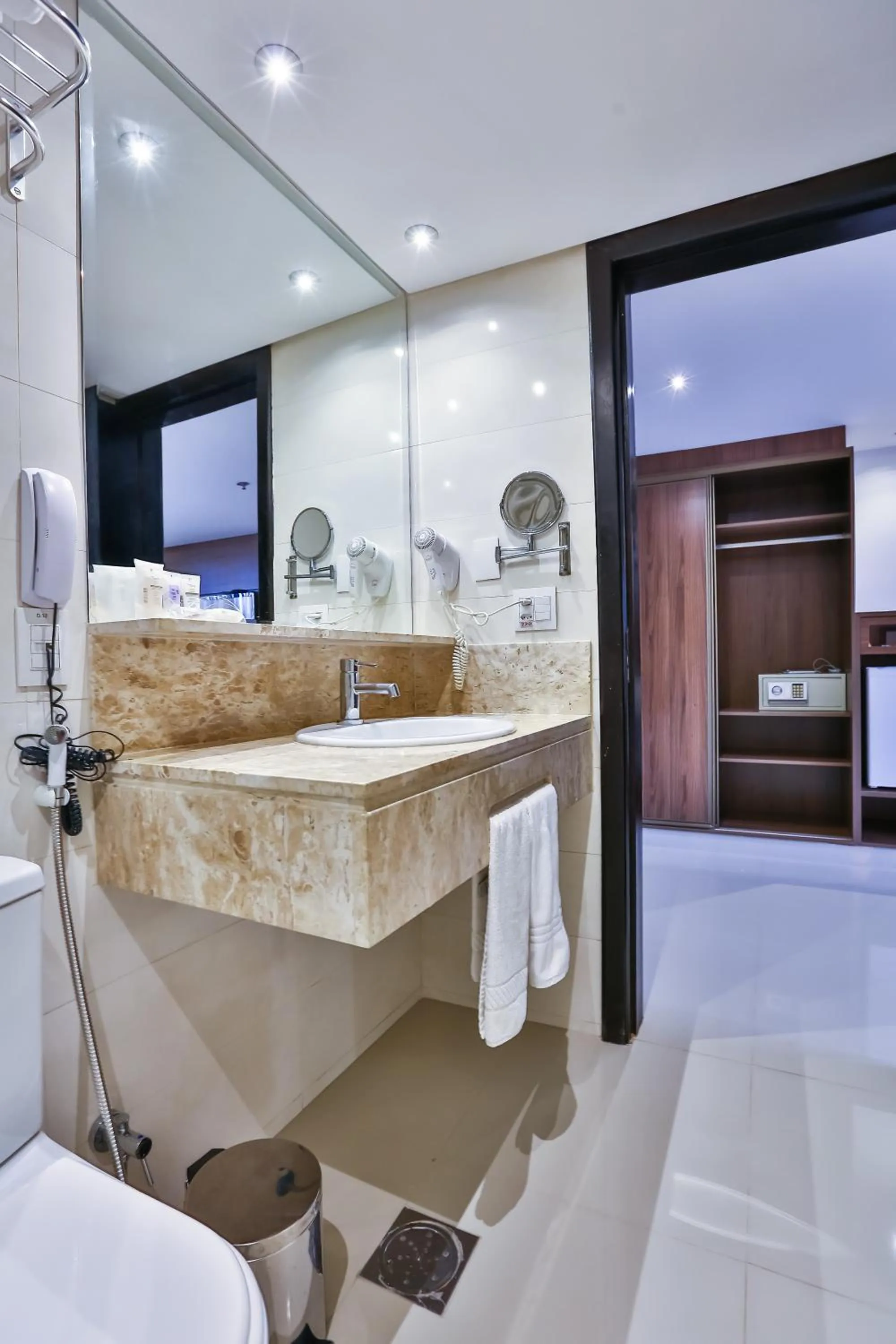 Bathroom in SJ Premium Hotels By Atlantica