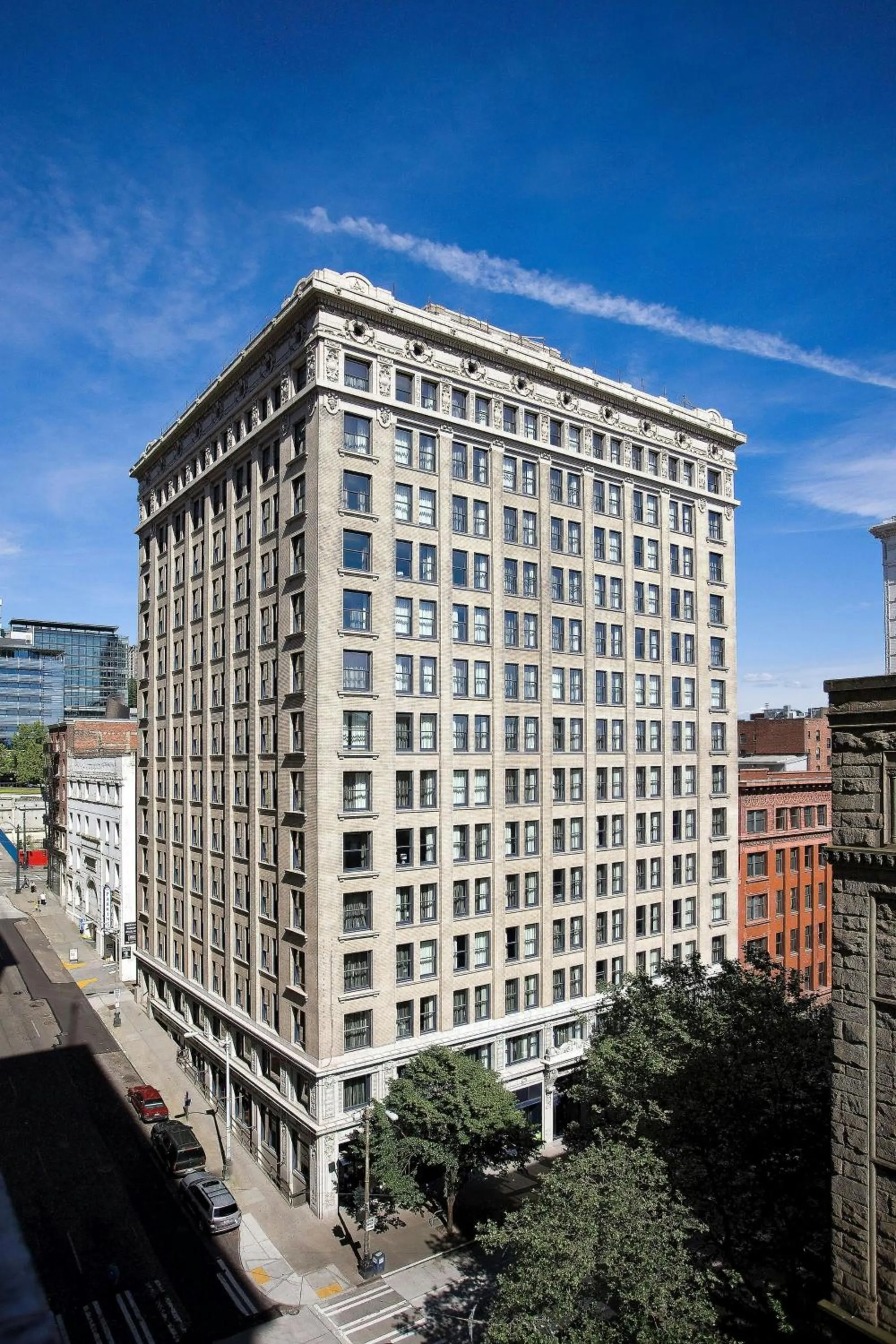 Property building in Courtyard Seattle Downtown / Pioneer Square