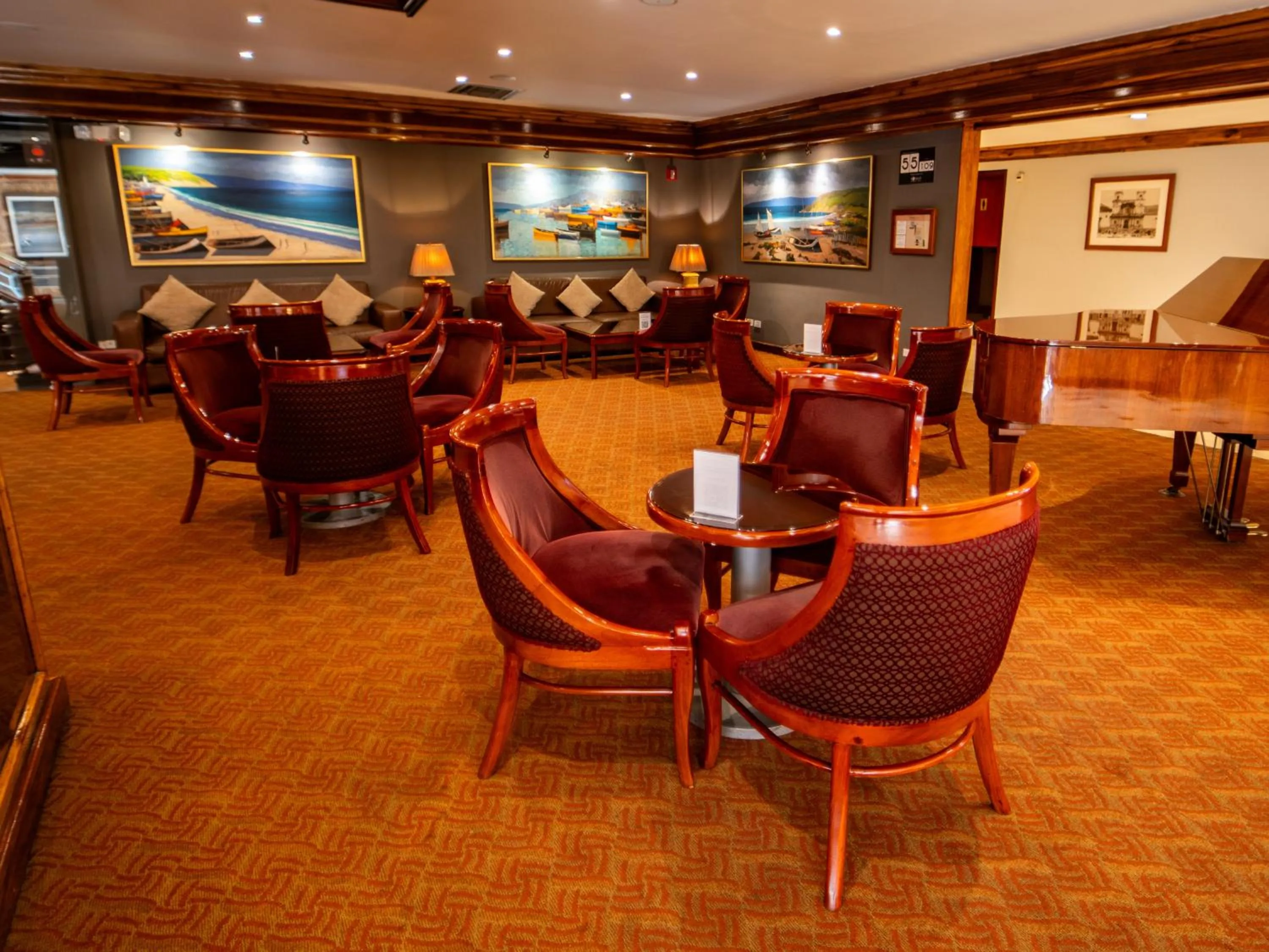 Lounge or bar in Swissotel Quito