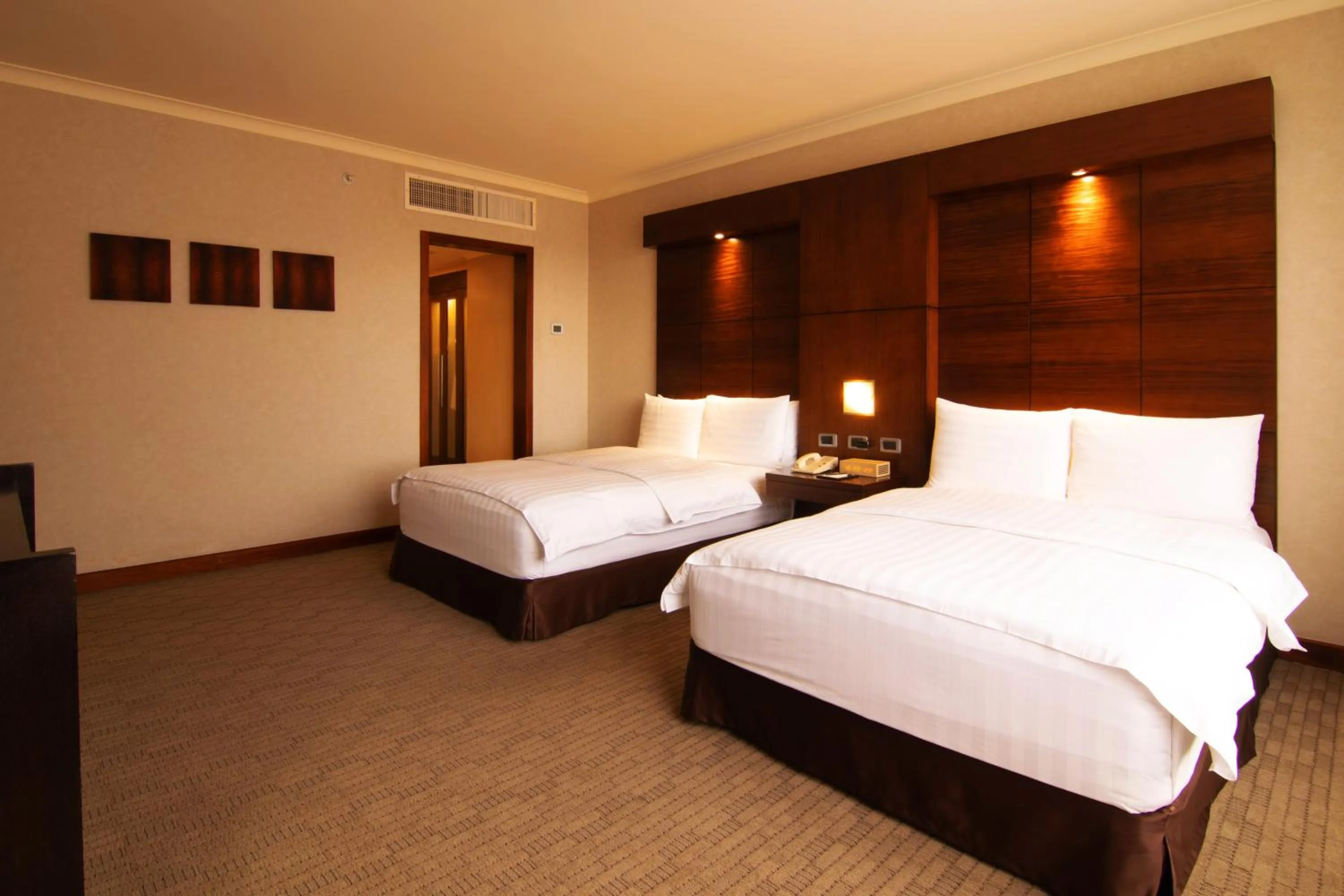 Bed in Swissotel Quito