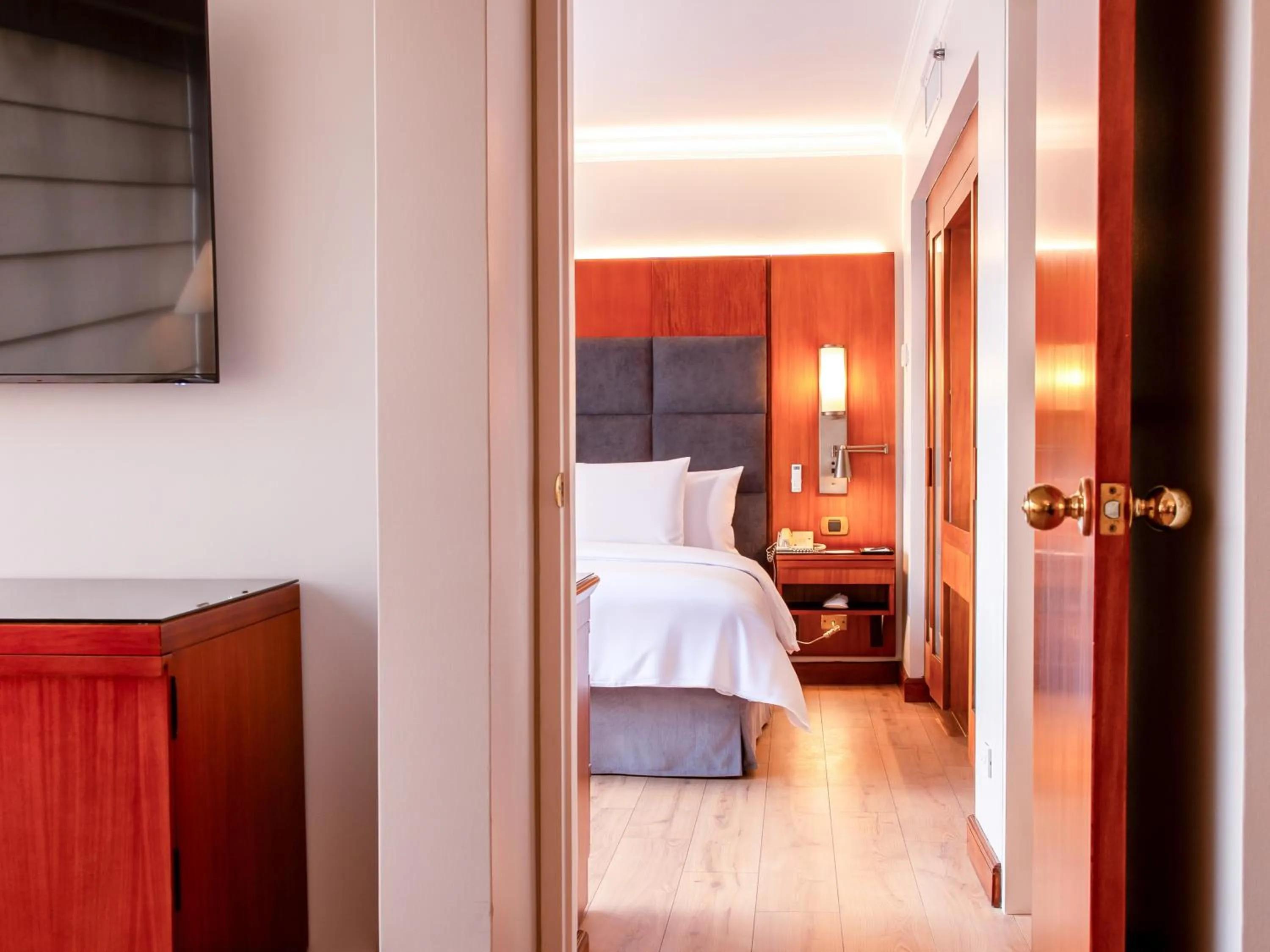 Bedroom, Bed in Swissotel Quito