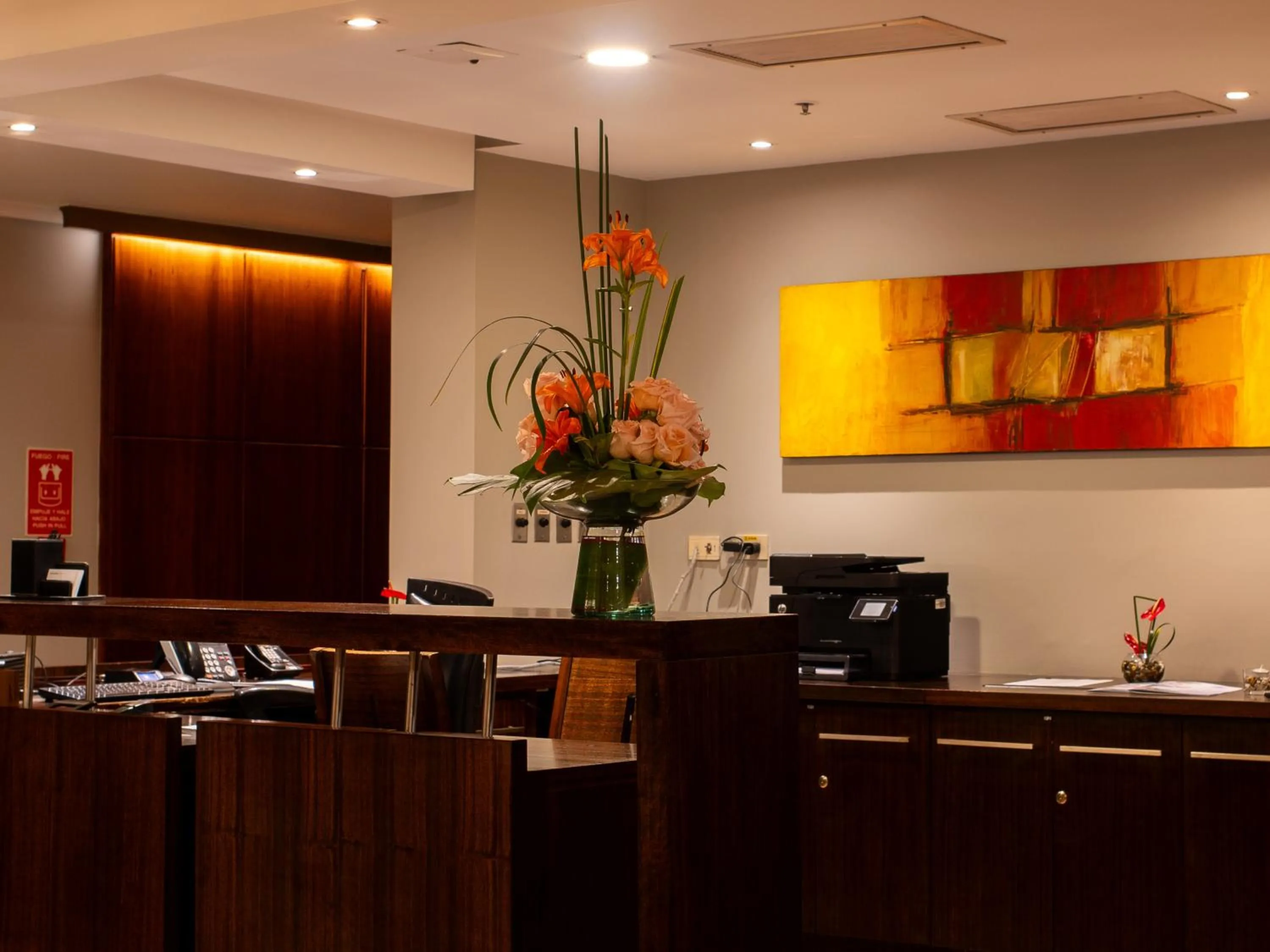 Lounge or bar in Swissotel Quito