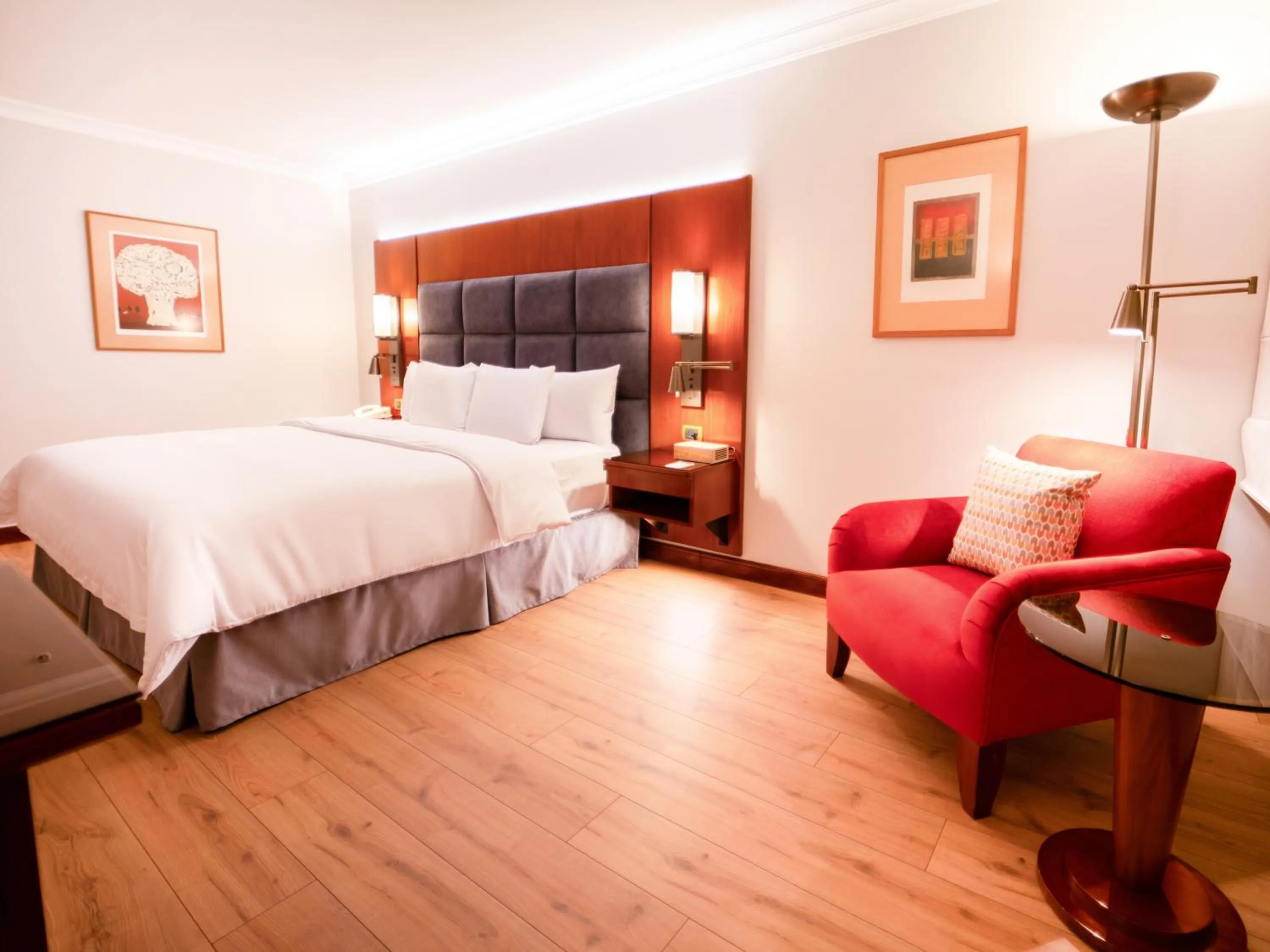 Bedroom, Bed in Swissotel Quito