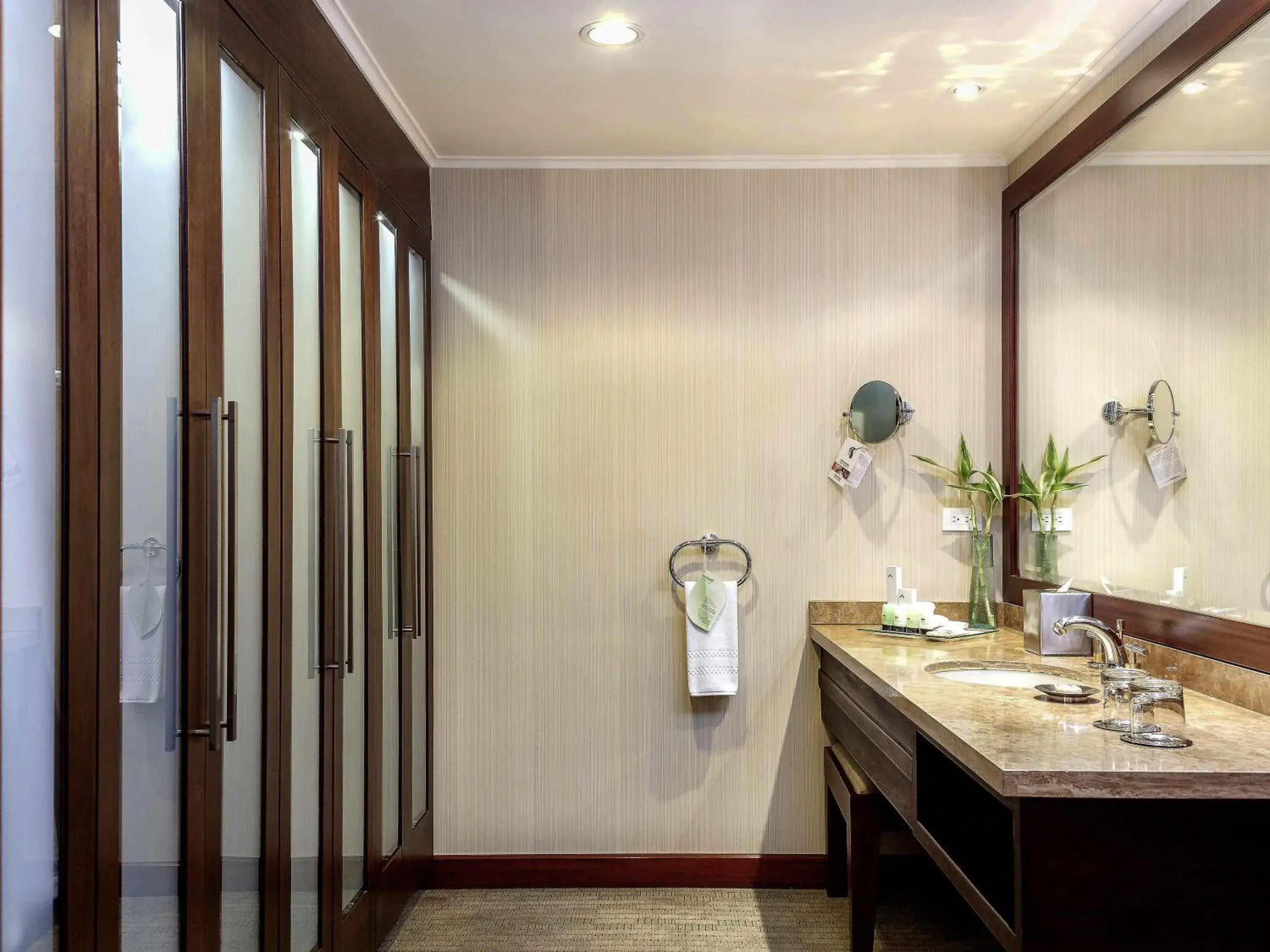 Executive King Suite in Swissotel Quito Executive King Suite in Swissotel Quito