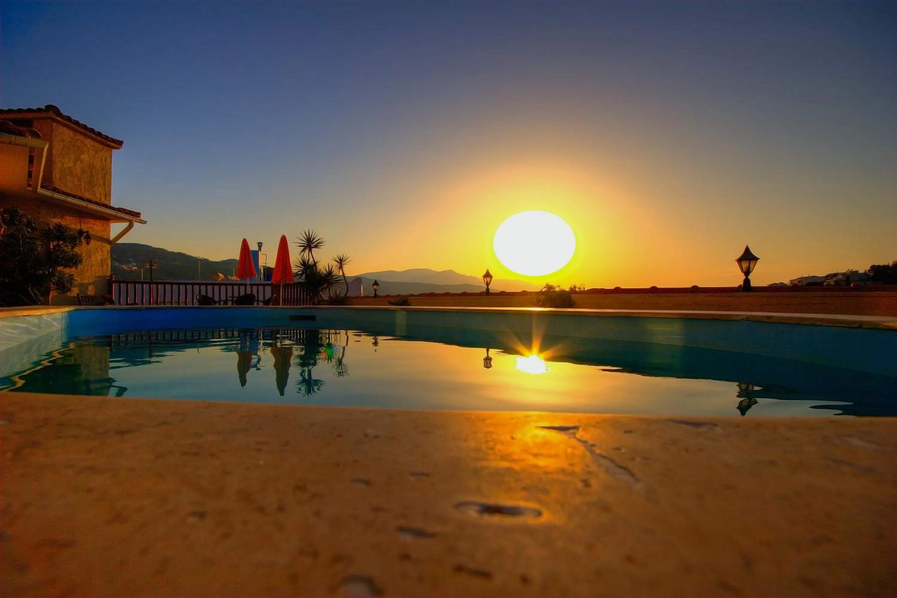 Swimming pool in Virginia Hotel