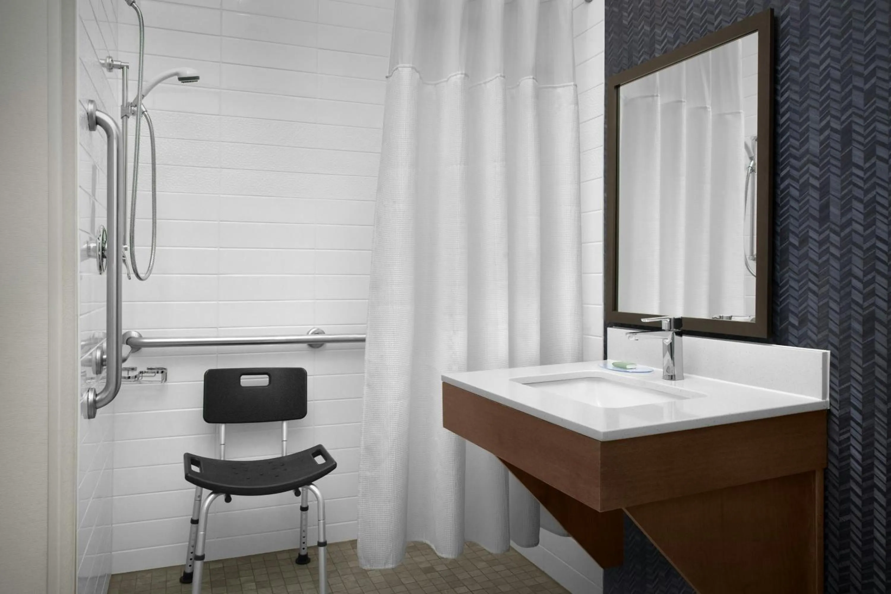 Bathroom in Fairfield Inn & Suites by Marriott Rogers