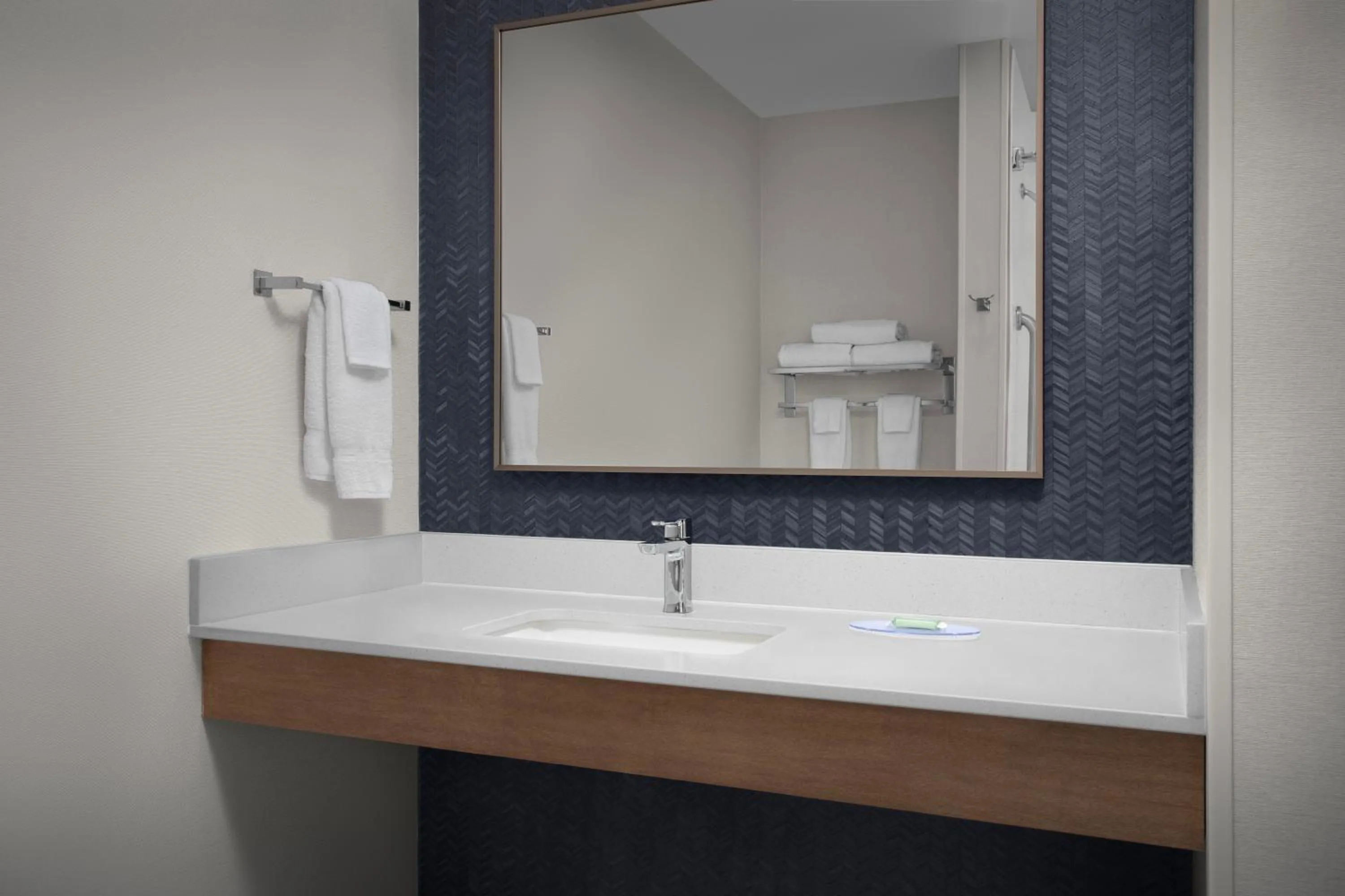 Bathroom in Fairfield Inn & Suites by Marriott Rogers