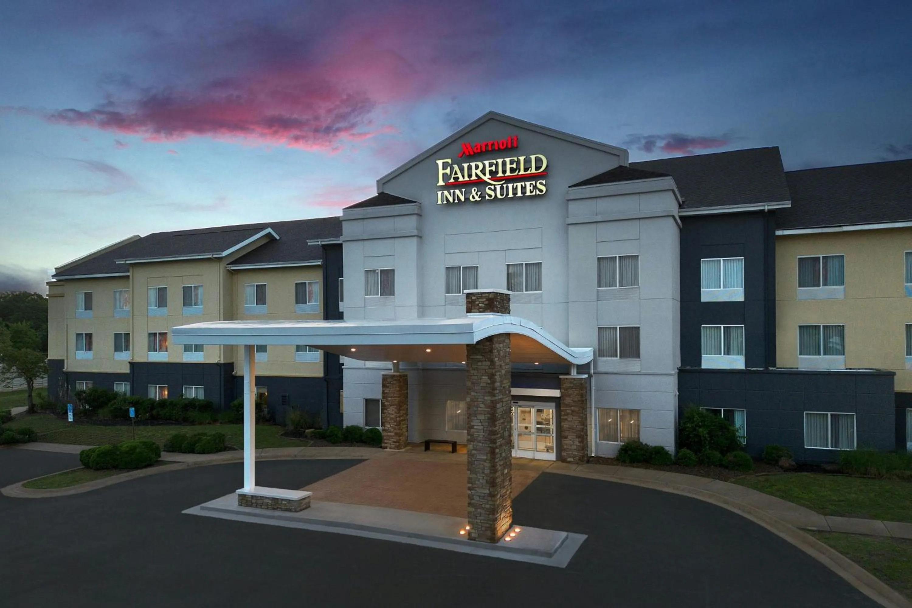 Property building in Fairfield Inn & Suites by Marriott Rogers
